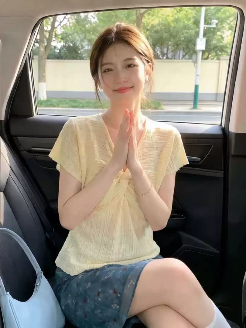 순수한 욕망 V넥 비틀림 디자인 센스 반팔 티셔츠 여성 여름 얇은 스타일 몸매 가꾸기 슬림해 보이는 섹시함 핫걸 니트 스웨터 맨위 상세 이미지 1
