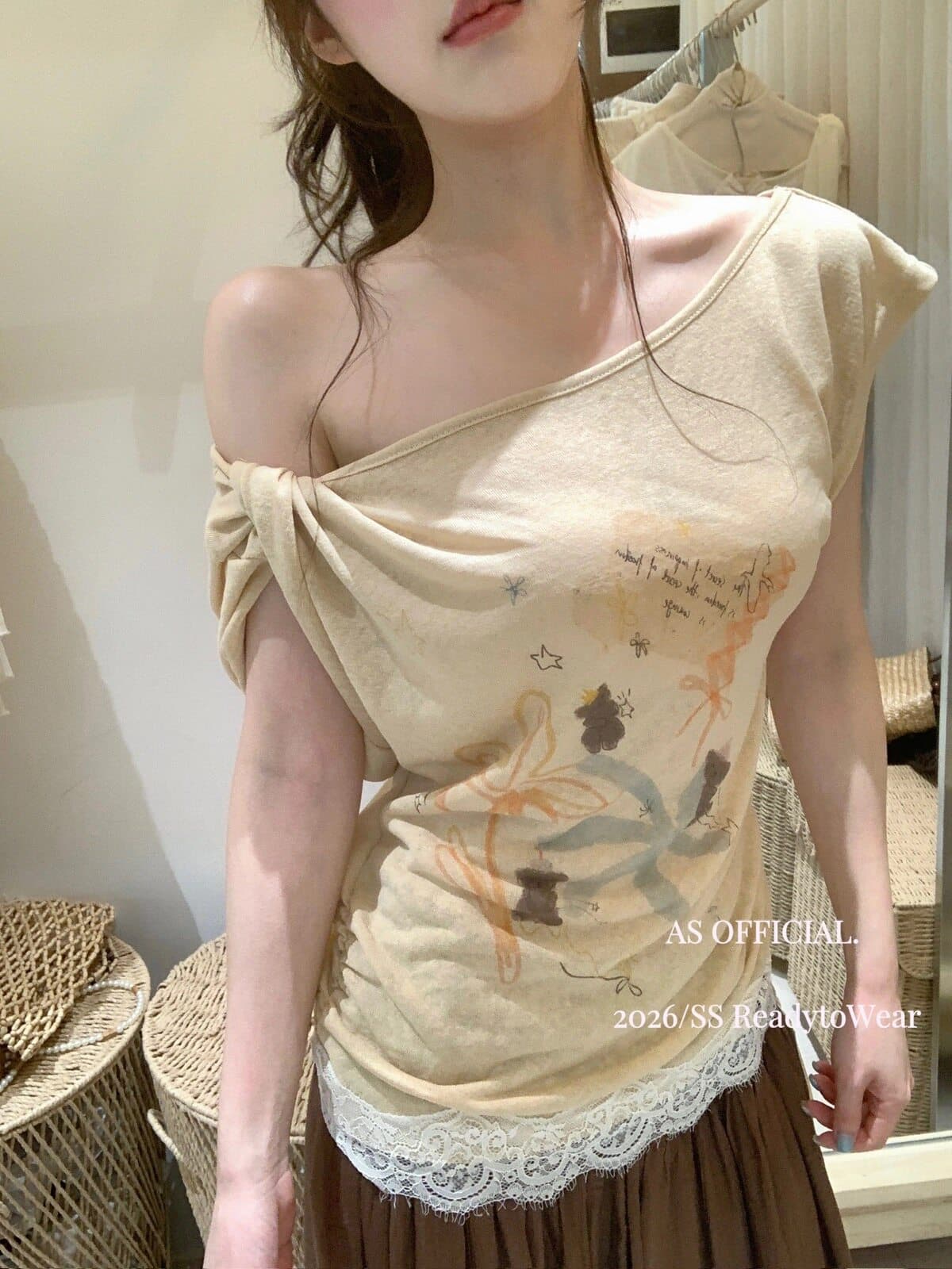 작은 대중 한 부서 프린트 비스듬한 어깨 반팔 티셔츠 여성 여름 디자인 센스 펌프 Pleat 허리 수축 슬림해 보이는 레이스 조각 맨위 상세 이미지 4