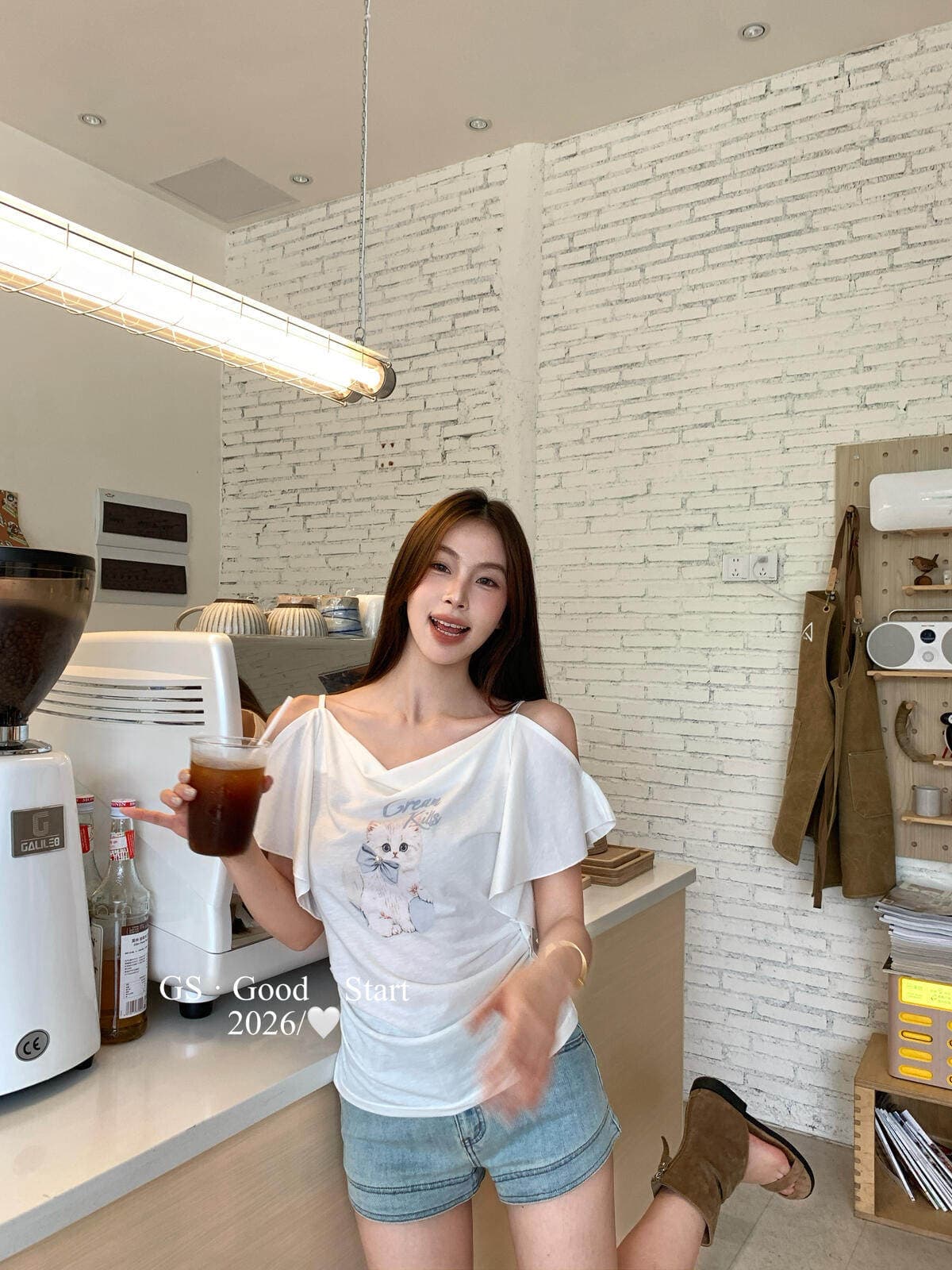 gs 열세 개 여성 의류 여름 부드러운 순수한 욕망 흔들다 칼라 고양이 프린트 라이 경기 서울 반팔 티셔츠 핑크색 오프숄더 맨위 상세 이미지 1