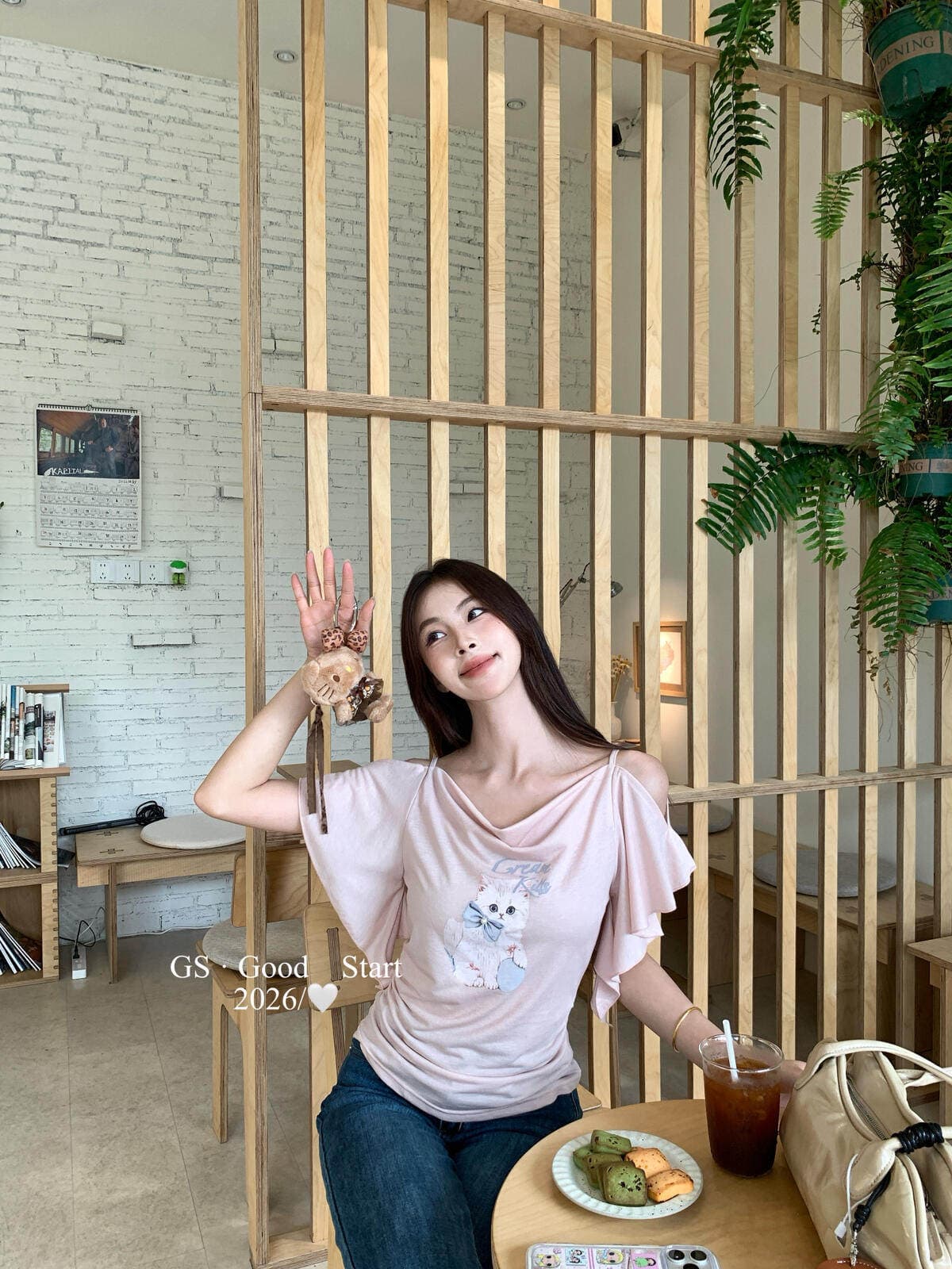 gs 열세 개 여성 의류 여름 부드러운 순수한 욕망 흔들다 칼라 고양이 프린트 라이 경기 서울 반팔 티셔츠 핑크색 오프숄더 맨위 상세 이미지 14