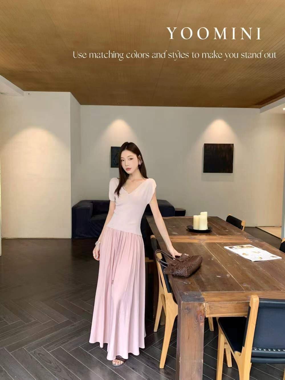 프랑스식 디자인 센스 우아함 출퇴근 V넥 Feifei 소매 몸매 가꾸기 니트 맨위 얇은 스타일 얼음 실크 반팔 티셔츠 여성 여름 드레스 상세 이미지 10