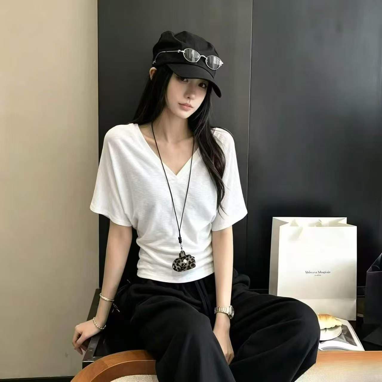 패션 캐주얼 바람 V넥 반팔 티셔츠 여성 여름 새로운 디자인 센스 루즈핏 백리스 맨위 트렌드 핫걸 바람 다용도 상세 이미지 5