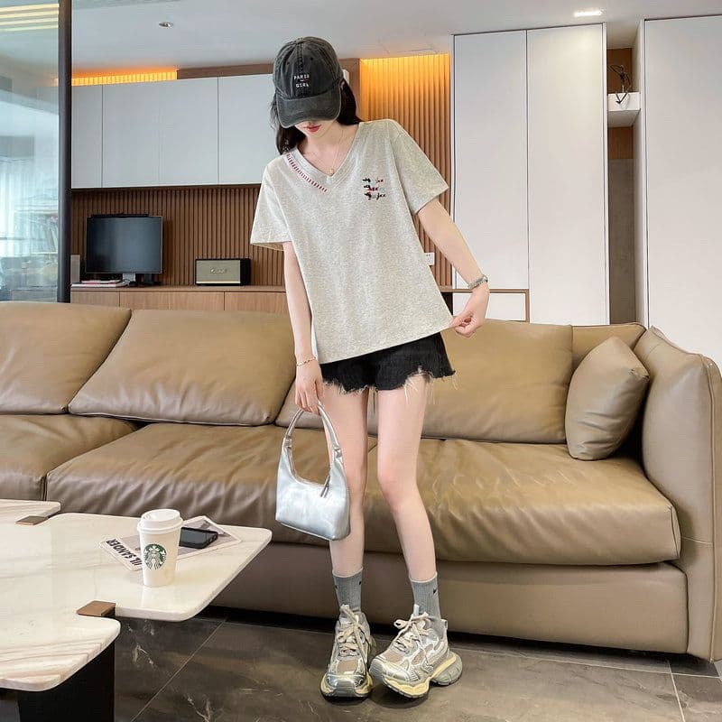 실사 2026 여름 순면 당겨 프레임 V넥 만화 빅 사이즈 반팔 티셔츠 여성 상세 이미지 2