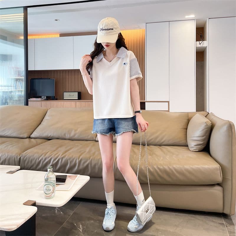 실사 2026 여름 새로운 후아 남편 그리드 한국 스타일 스트라이프 패치워크 V넥 반팔 티셔츠 여성 상세 이미지 2