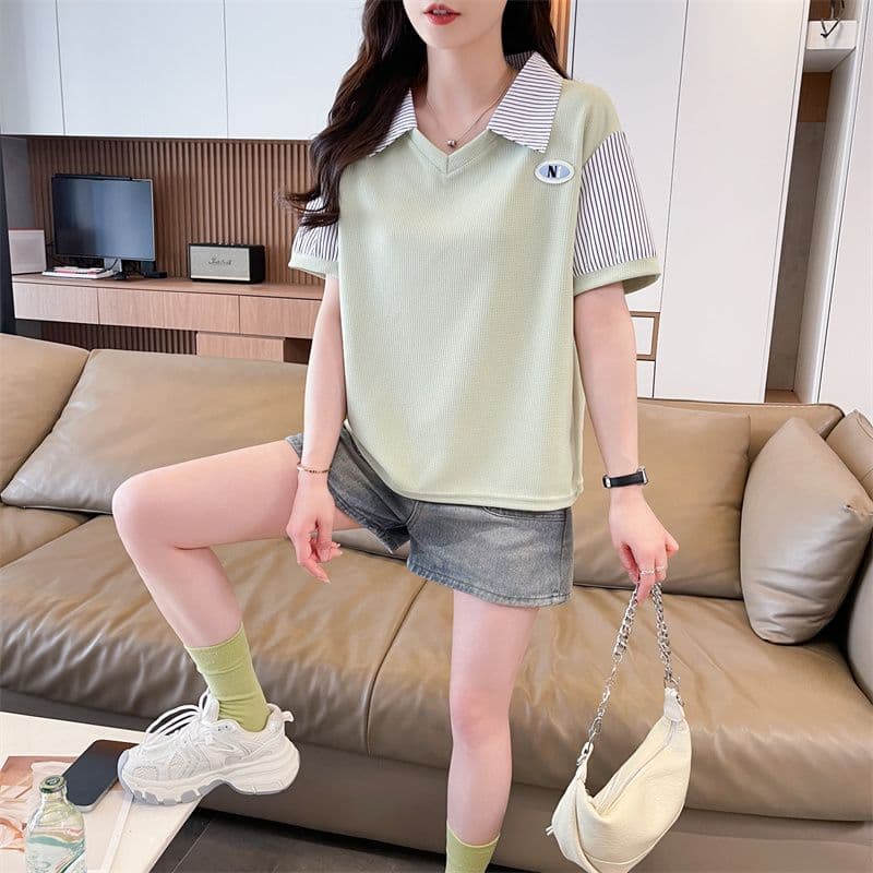 실사 2026 여름 새로운 후아 남편 그리드 한국 스타일 스트라이프 패치워크 V넥 반팔 티셔츠 여성 상세 이미지 12