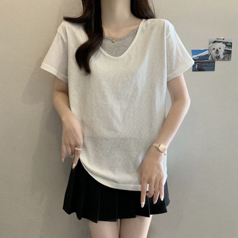실사 2026 여름 50 면 눈꽃 면 느슨함 배색 페이크 레이어드 V넥 반팔 티셔츠 여성 이미지 2