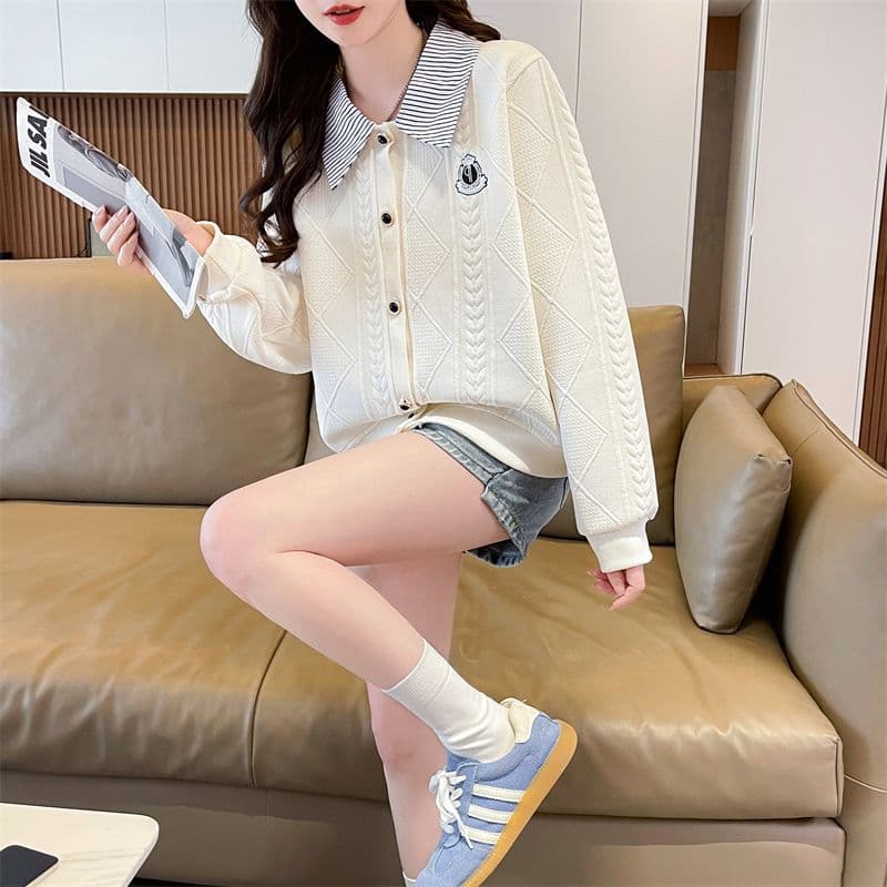 실사 2026 가을 새로운 디자인 외출용 폴로 칼라 페이크 레이어드 루즈핏 단추 얇은 스타일 후드티 여성 상세 이미지 10