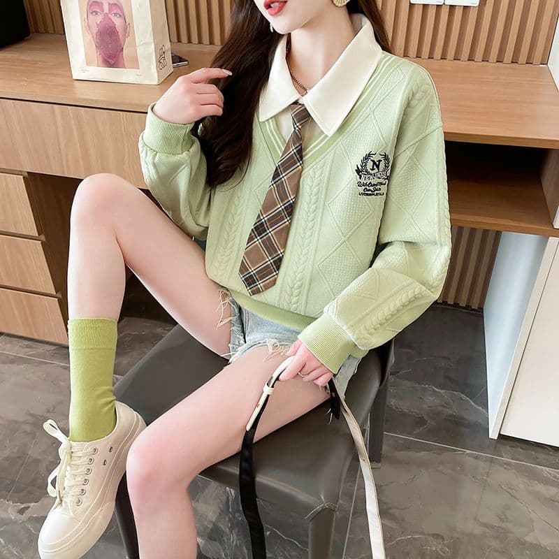 실사 2026 가을 의상 루즈핏 다용도 학원 스타일 쇼트 스타일 POLO 칼라 패션 자수 맨위 페이크 레이어드 후드티 여성 상세 이미지 9