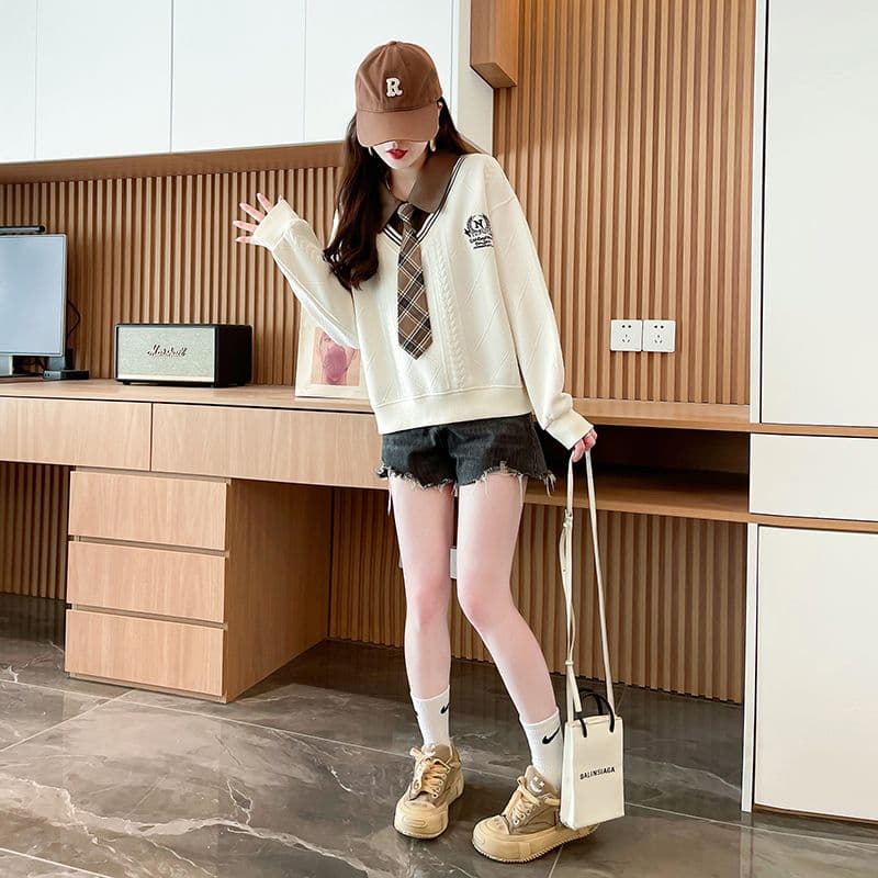 실사 2026 가을 의상 루즈핏 다용도 학원 스타일 쇼트 스타일 POLO 칼라 패션 자수 맨위 페이크 레이어드 후드티 여성 상세 이미지 11