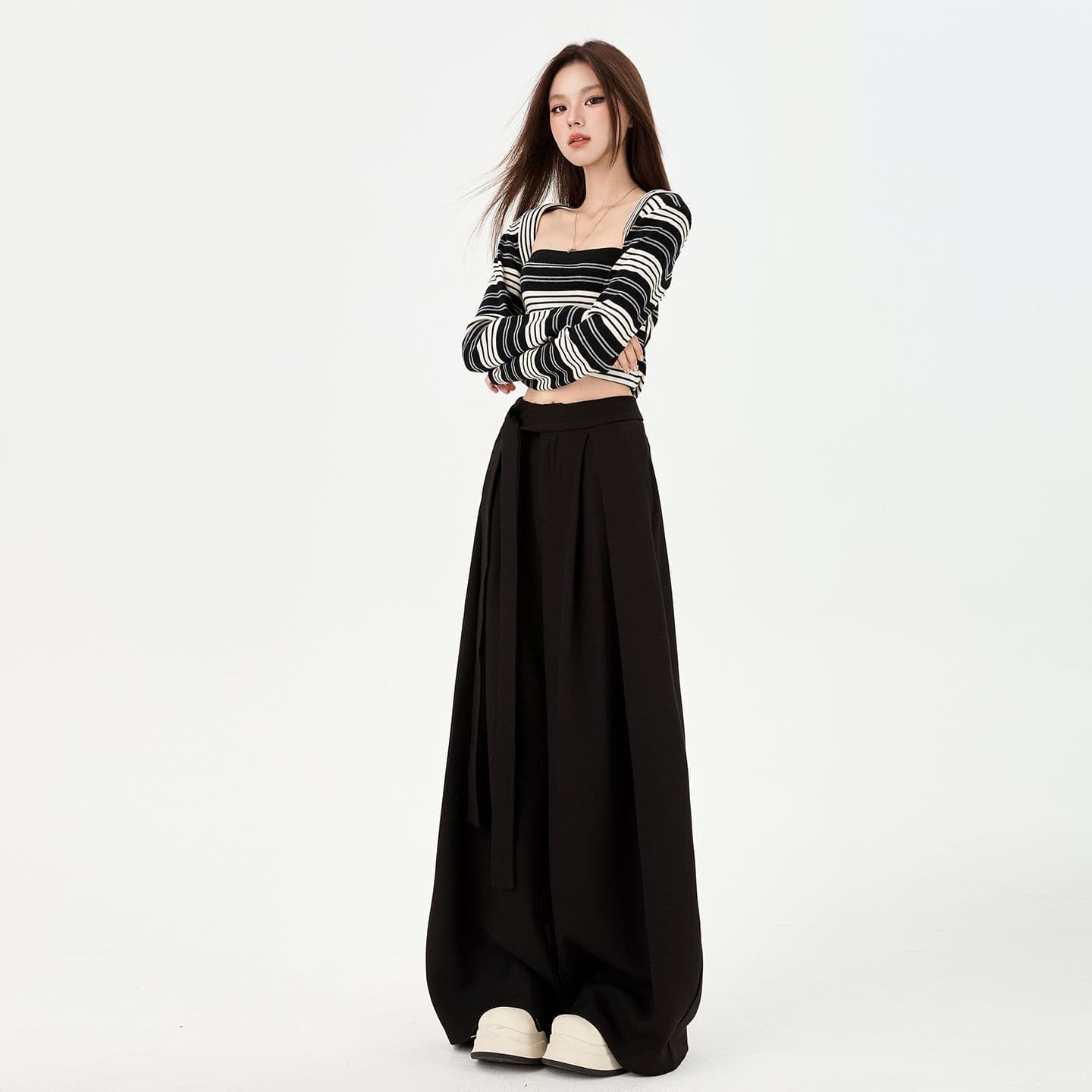 검정색 웨스트 와이드 다리 스트랩 캐주얼 바지 여성 2026 봄 여름 얇은 스타일 하이웨이스트 슬림해 보이는 도루 센스 플리츠 바닥 청소 긴 바지 이미지 3