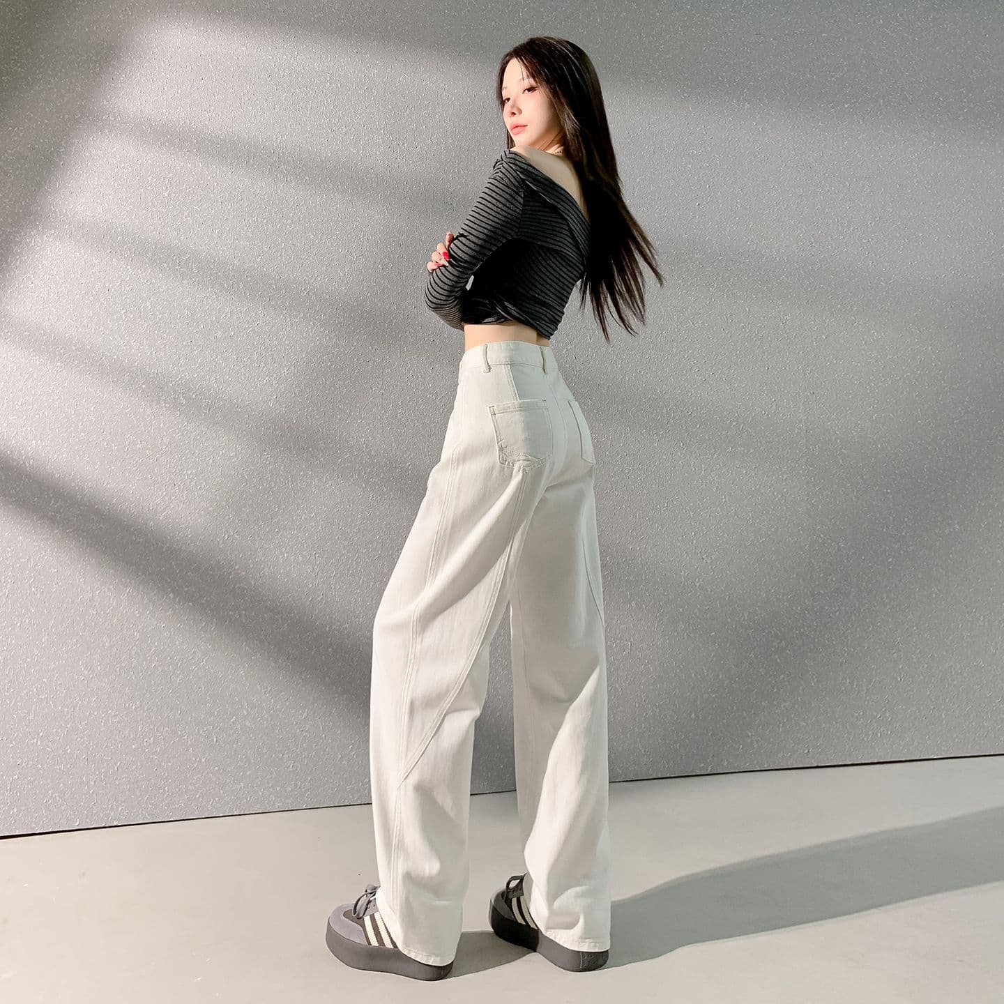 2026 아메리칸 레트로 개성 트렌드 디자인 루즈핏 슬림해 보이는 다용도 패션 바닥 청소 청바지 여성 이미지 3