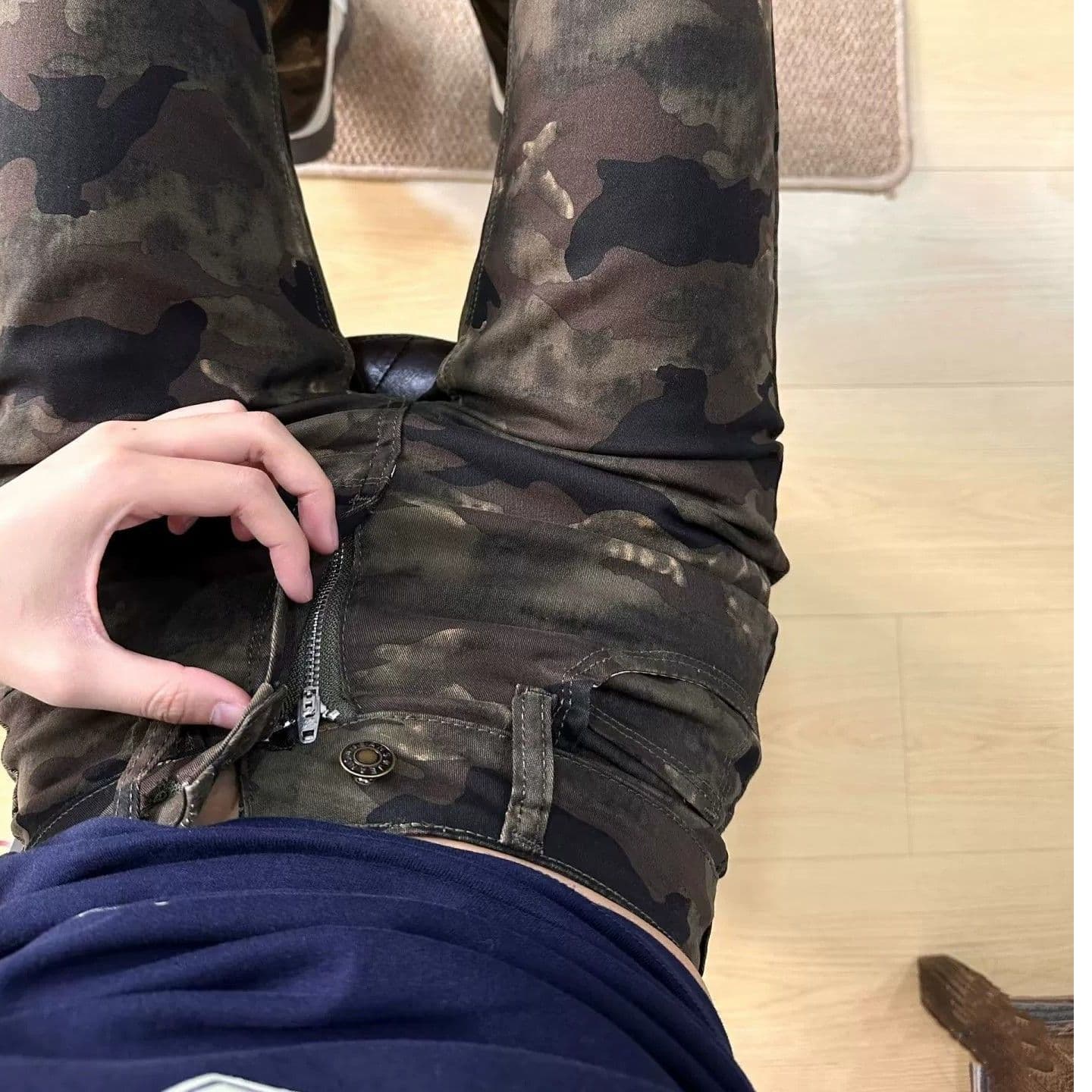 아메리칸 느슨함 센스 마이크로 나팔 카모플라주 청바지 여성 여름 새로운 개성 출퇴근 슬림해 보이는 스트레이트 바닥 청소 바지 이미지 3