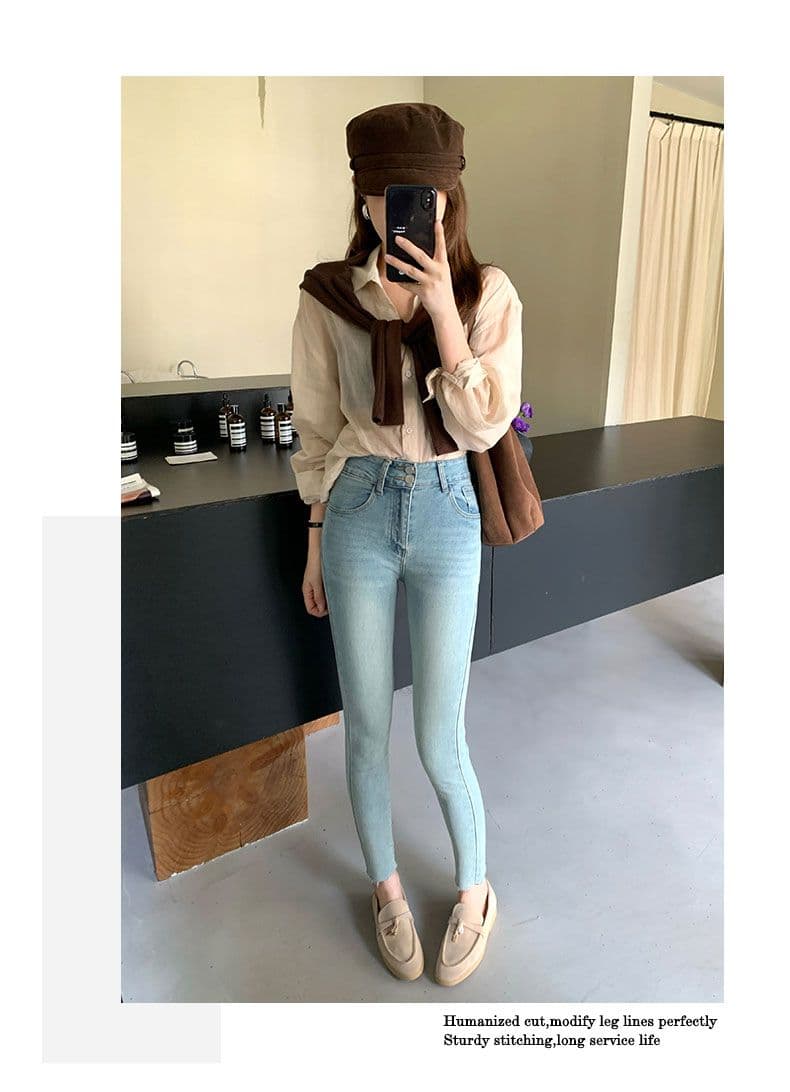 하늘색 데님 작은 발 바지 여성 하이웨이스트 단추 상세 이미지 4
