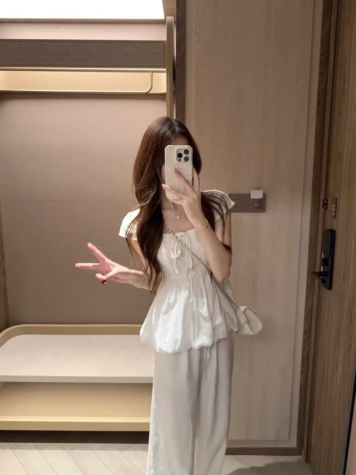 화이트 아마 세트 여성 여름 자카드 작은 날다 소매 맨위 느긋한 바람 도루 센스 캐주얼 루즈핏 와이드 레그 팬츠 투피스 세트 상세 이미지 6