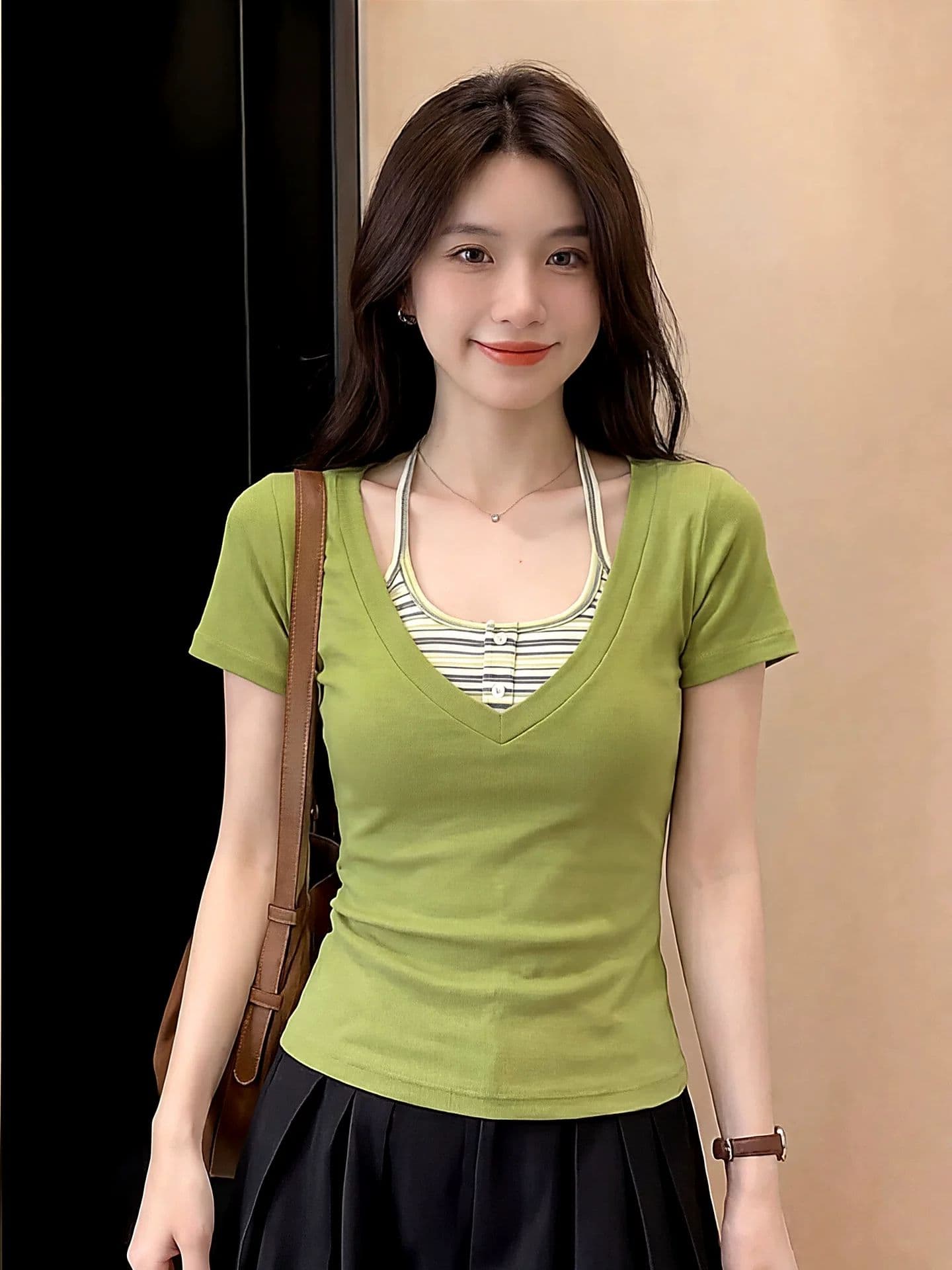 한국 스타일 녹색 V넥 반팔 티셔츠 여성 여름 새로운 스트라이프 행침 목 슬립 몸매 가꾸기 슬림해 보이는 투피스 세트 맨위 상세 이미지 4