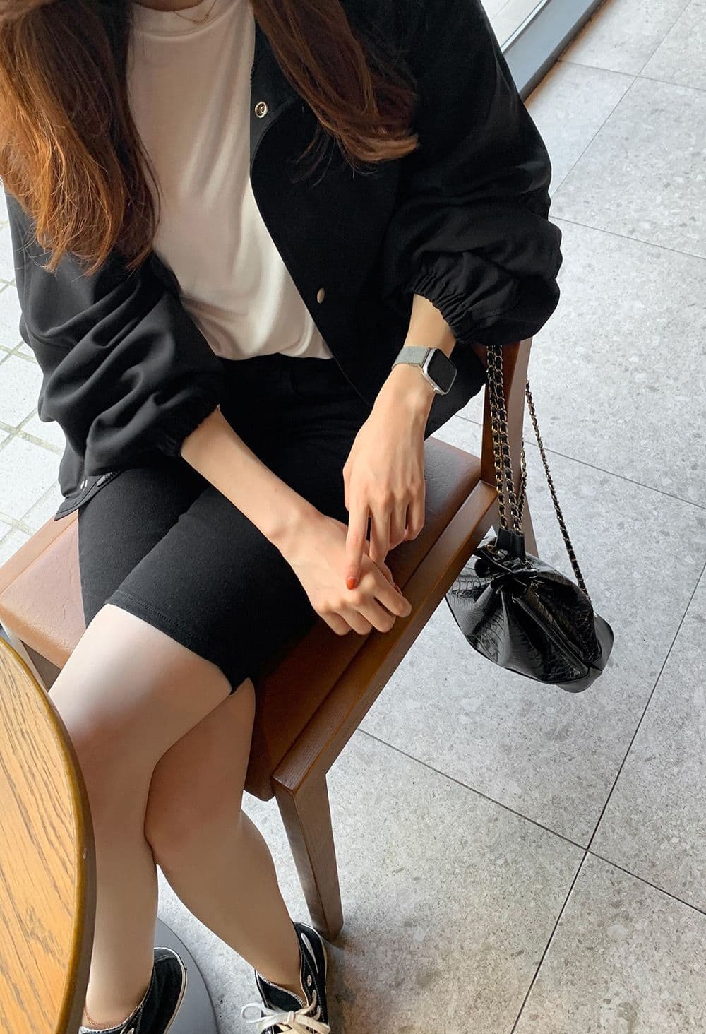 새로운 봄 가을 얇은 스타일 단색 쇼트 스타일 여성 코트 품격 느긋한 바람 루즈핏 캐주얼 스탠드 칼라 재킷 맨위 상세 이미지 8