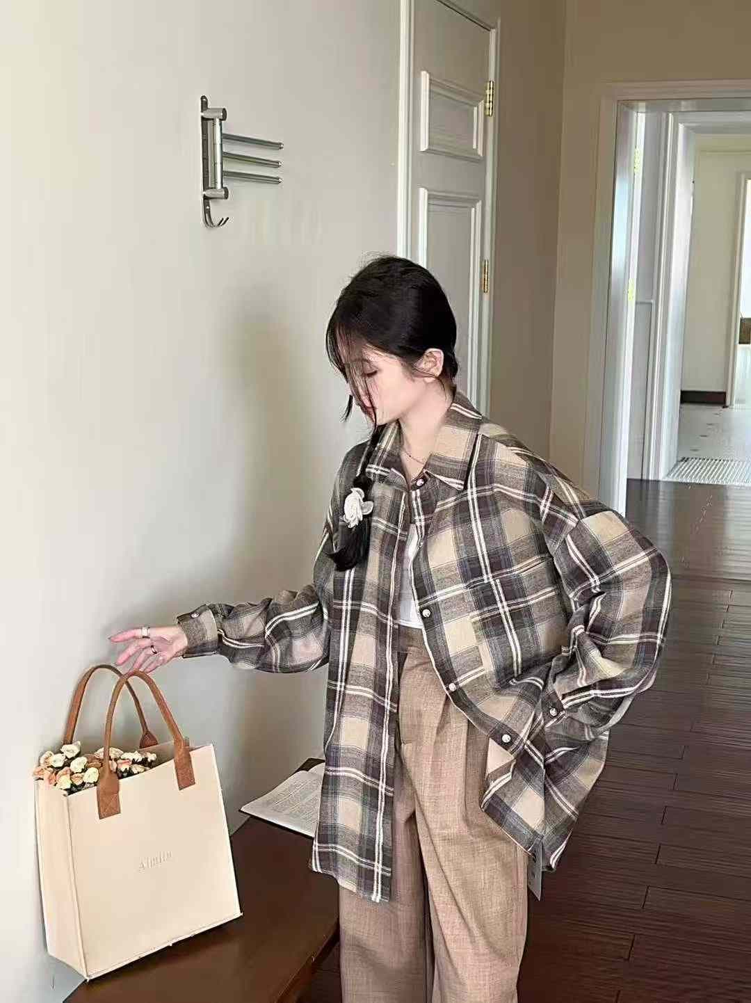한국 스타일 봄 가을 동대문 새로운 패션 격자 무늬 셔츠 디자인 센스 캐주얼 긴팔 맨위 여성 셔츠 재킷 트렌디 상세 이미지 3