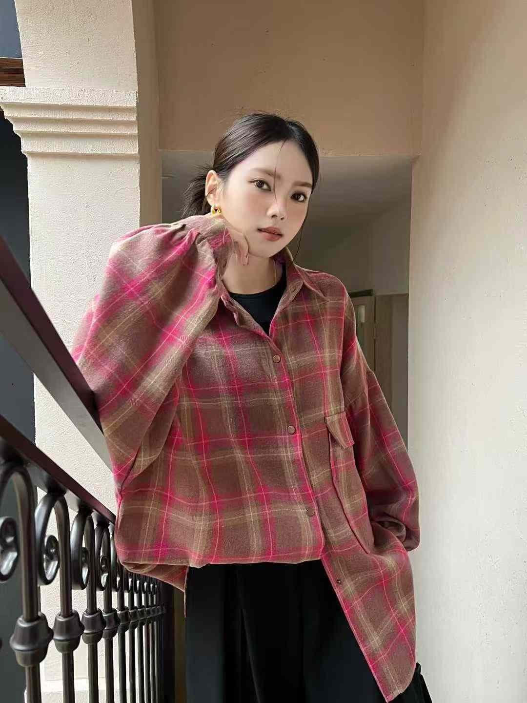 한국 스타일 가을 루즈핏 oversize 패션 긴팔 디자인 센스 격자 무늬 셔츠 빅 포켓 맨위 여성 코트 셔츠 상세 이미지 9