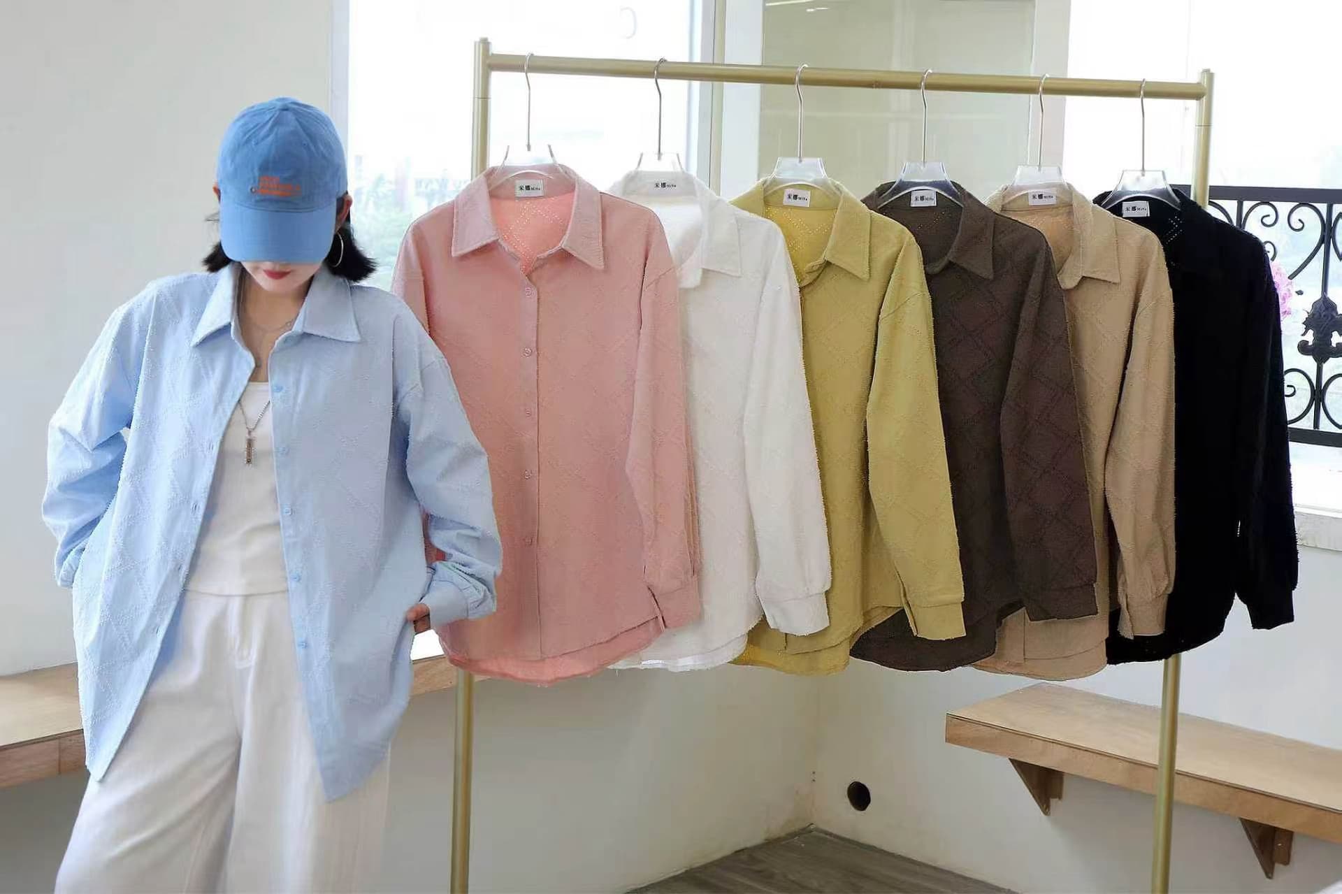한국 스타일 가을 oversize 긴팔 레트로 다이아몬드 모양 찢어진 부분 셔츠 디자인 센스 캐주얼 루즈핏 여성 코트 셔츠 상세 이미지 1