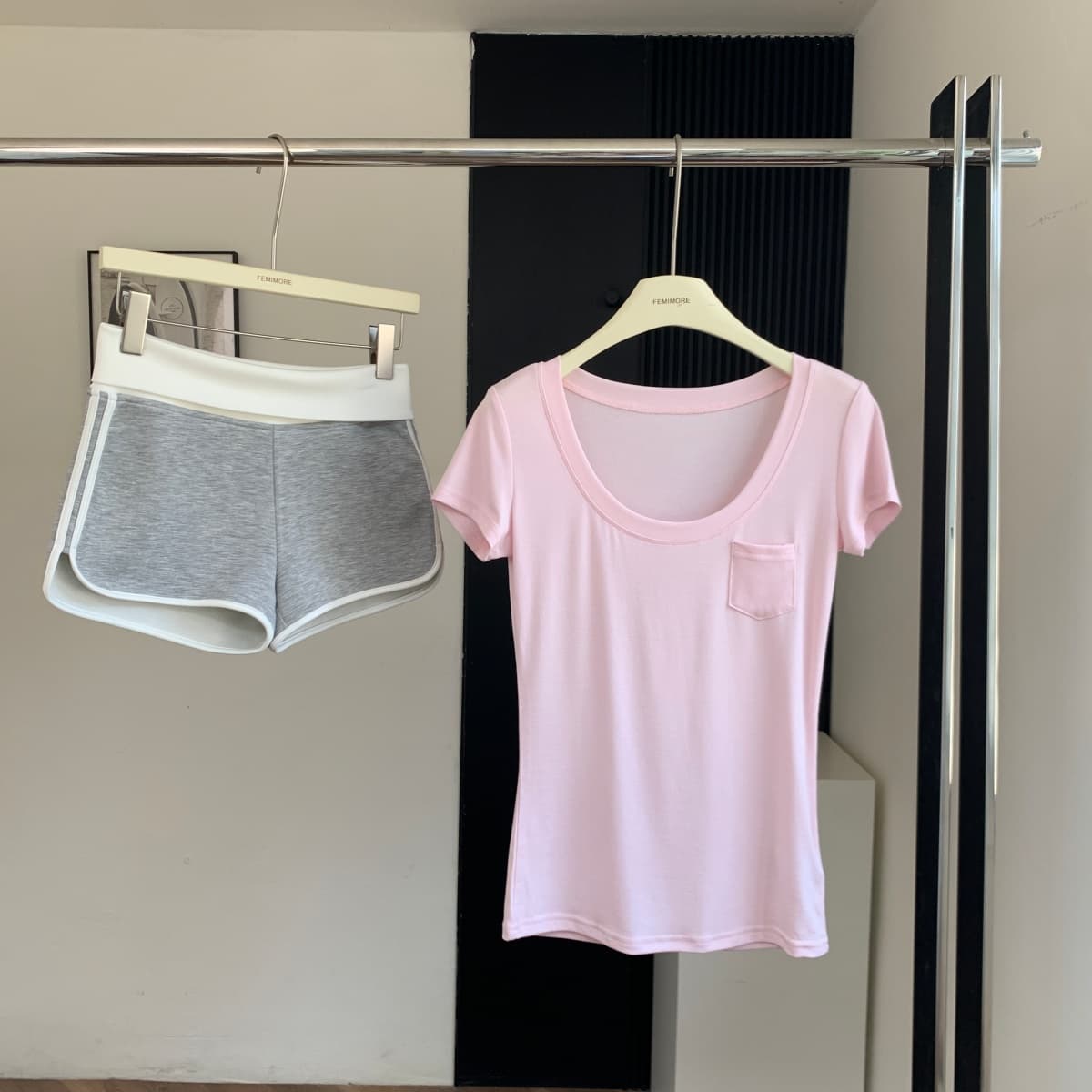yolo shop 우유 피부 가면 t 대 u 칼라 순수한 욕망 허리 수축 슬림해 보이는 모달 긍정적 인 어깨 티셔츠 반팔 맨위 상세 이미지 24