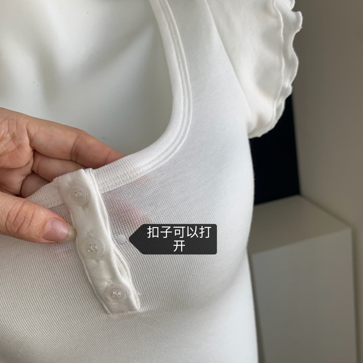 laareetoo 주간 실크 양모 대 u 칼라 반팔 티셔츠 여성 여름 새로운 디자인 센스 작은 날다 소매 맨위 슬림해 보이는 상세 이미지 7