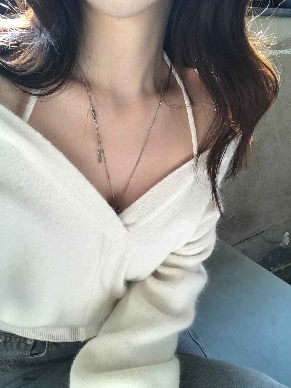 한국 작은 대중 디자인 센스 미니멀리즘 V넥 빛 요리 한 다용도 행침 목 둘 착용 오프숄더 니트 스웨터 여성 상세 이미지 5