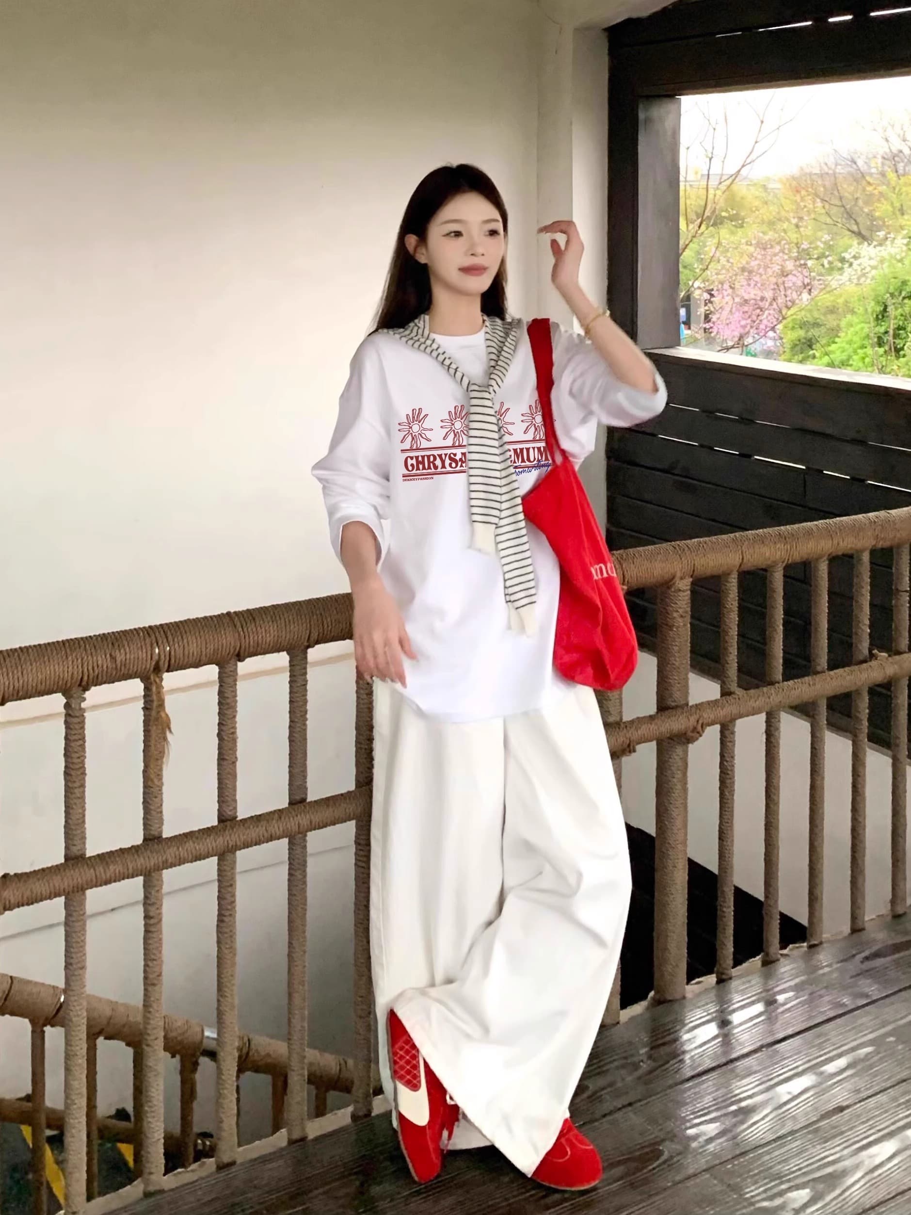 경관 그림 21 순면 210 그램 2026 년 가을 의상 새로운 다용도 긴팔 티셔츠 여성 루즈핏 맨위 프린트 상세 이미지 4