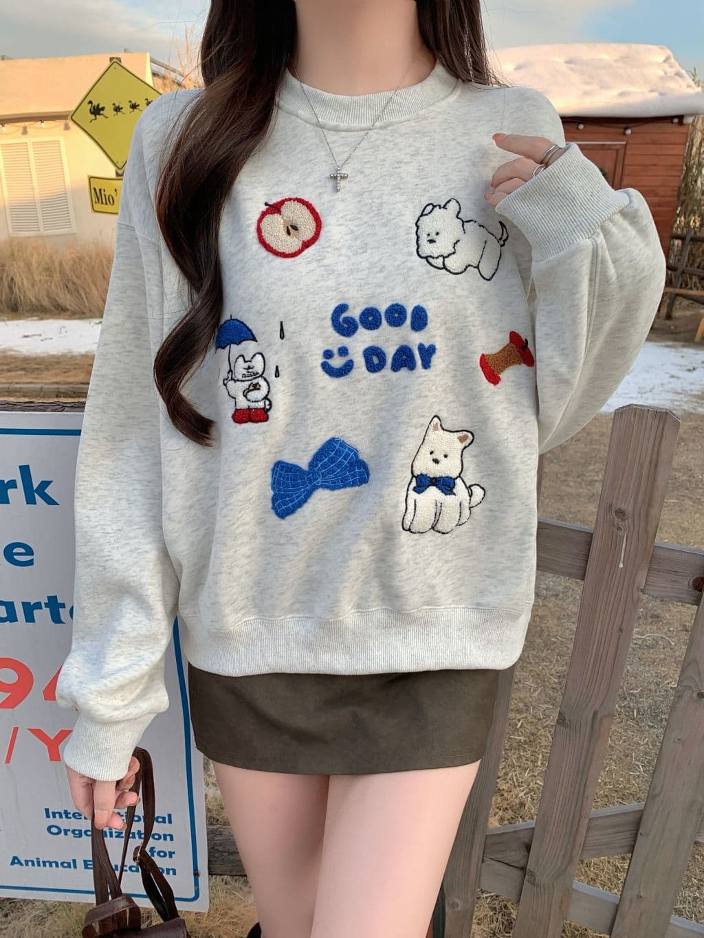 실사 후아 면 복합 얇은 스타일 털이 있는 가을 겨울 의류 후드티 여성 무거운 작업 자수 식물 플러시 상세 이미지 3