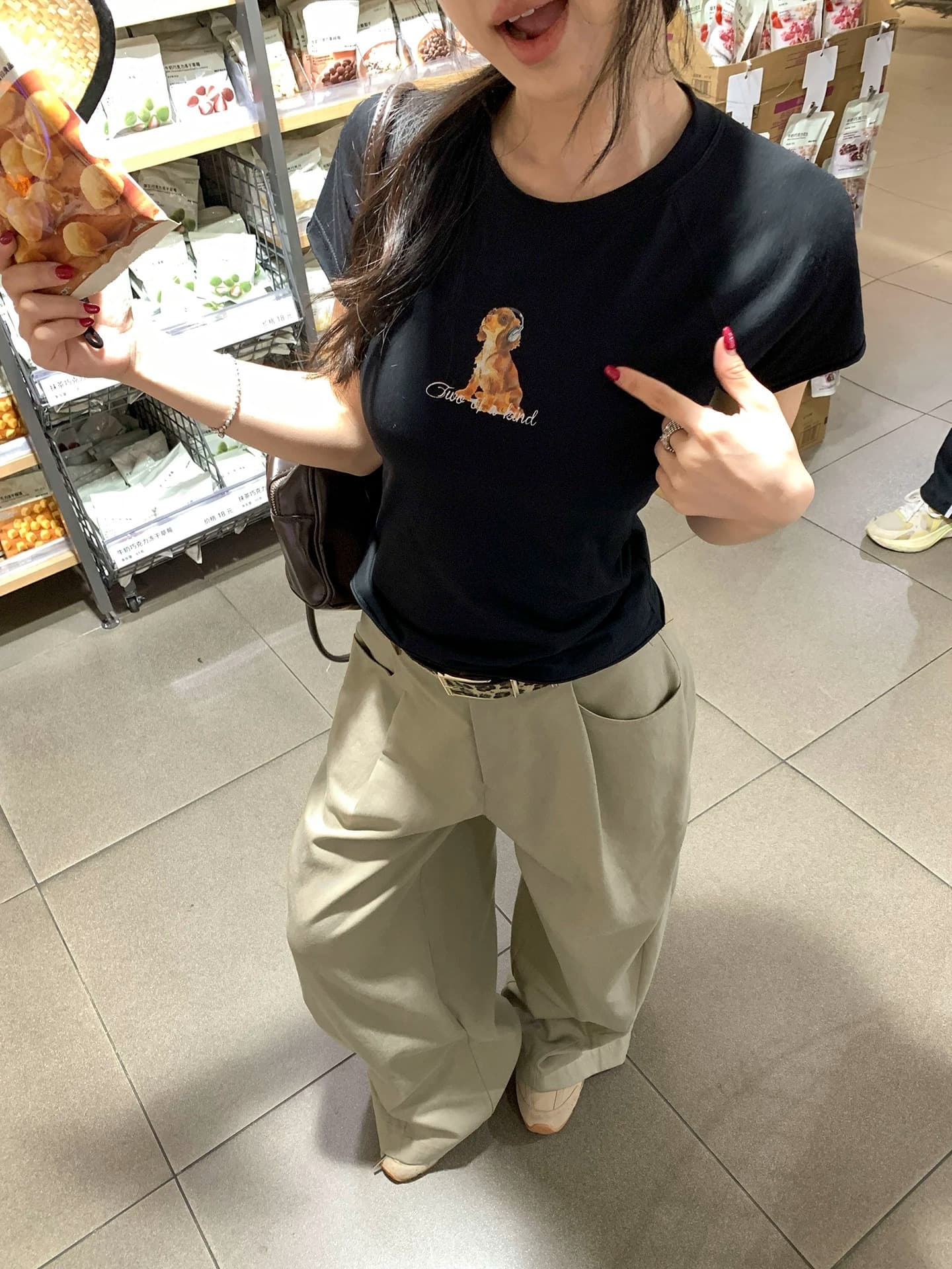 한 부서 순면 기본 셔츠 여성 2026 여름 새로운 강아지 프린트 라운드 넥 다용도 반팔 티셔츠 루즈핏 맨위 이미지 4