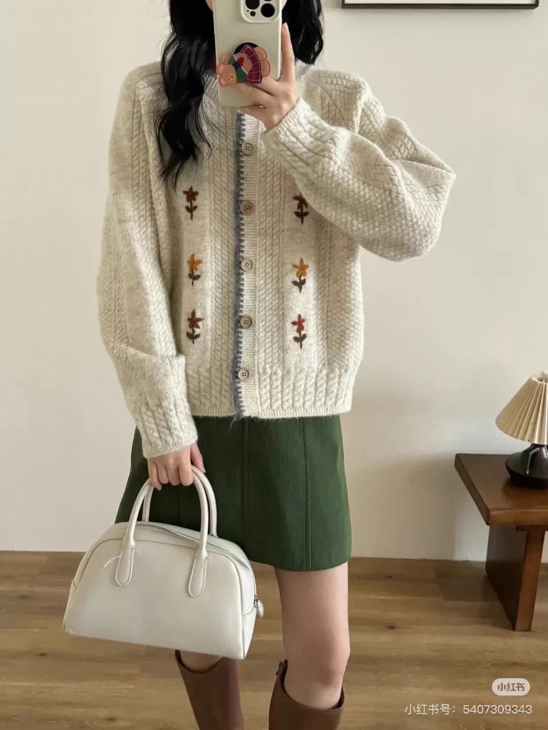 나만의 것을 가져와 라. 분위기 센스 레트로 꽃 수공 자수 무거운 작업 라운드 넥 스웨터 코트 문예 센스 우유 씽 하는 소리 맨위