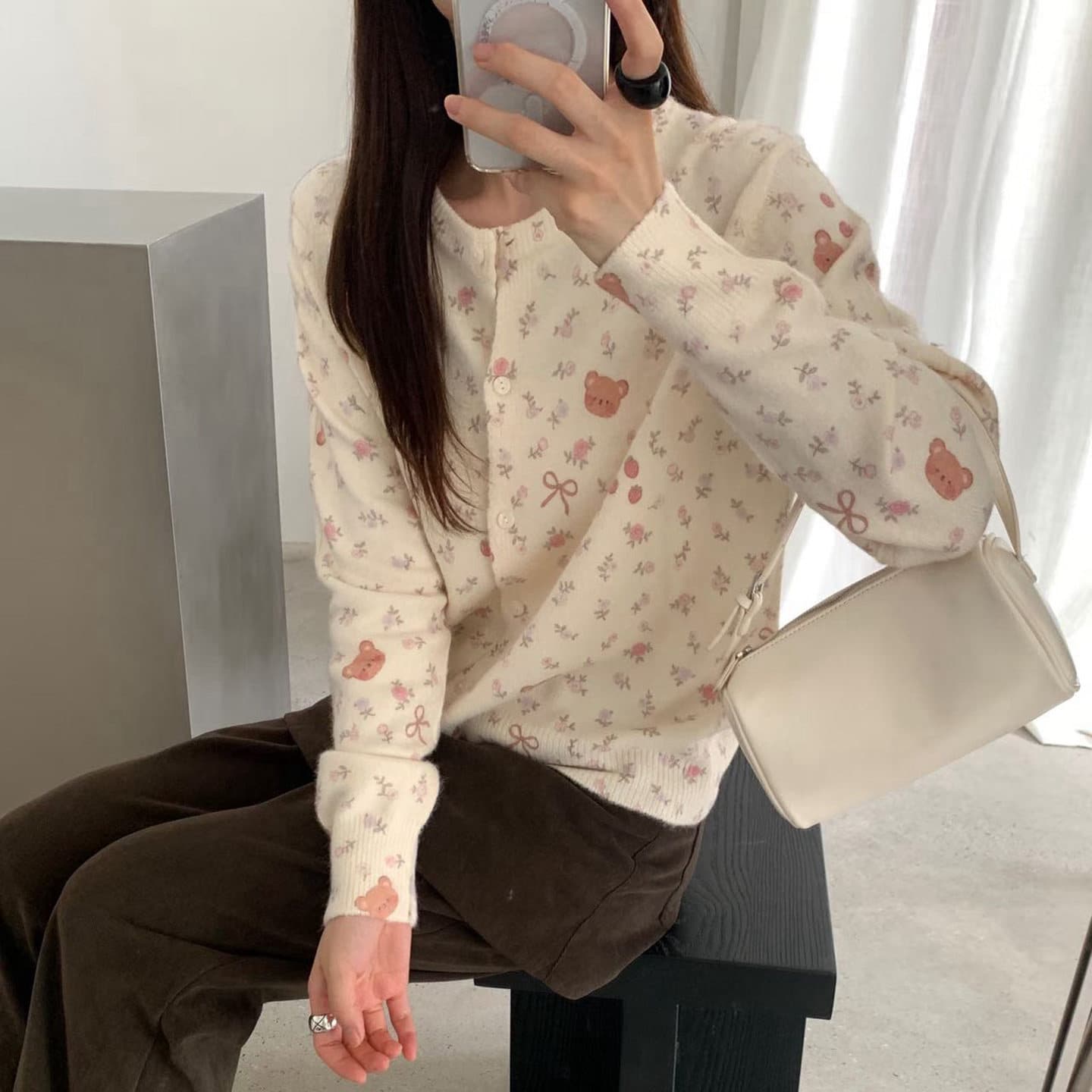 한 부서 작은 곰 꽃무늬 라운드 넥 루즈핏 긴팔 니트 오픈 가디건 여성 레저 슬림해 보이는 연령 감소 부드러운 찹쌀 스웨터 코트 상세 이미지 7