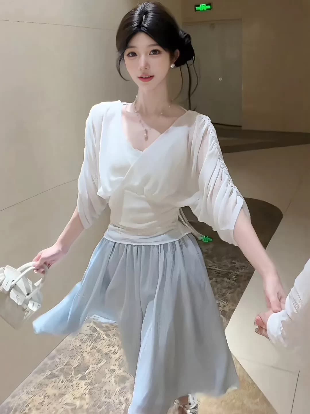 한 부서 착용 가져 가라. 세트 여성 여름 자이언트 잘 생긴 순수한 욕망 화이트 V넥 백리스 맨위 쉬폰 반신 스커트 투피스 세트