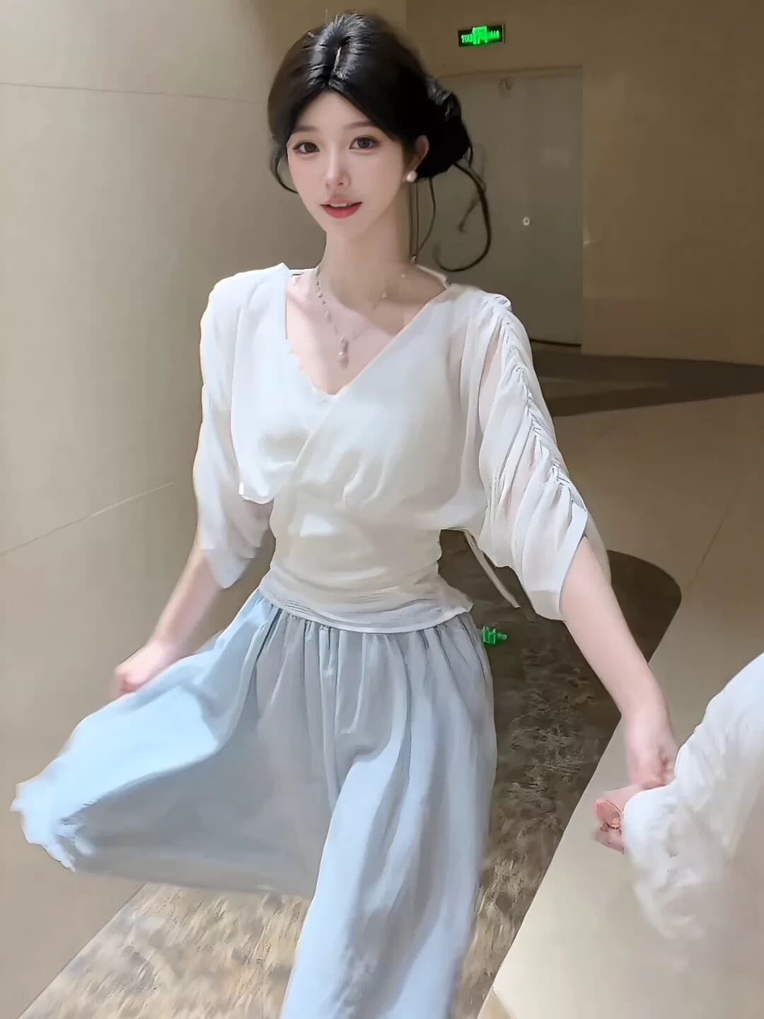 한 부서 착용 가져 가라. 세트 여성 여름 자이언트 잘 생긴 순수한 욕망 화이트 V넥 백리스 맨위 쉬폰 반신 스커트 투피스 세트 상세 이미지 3
