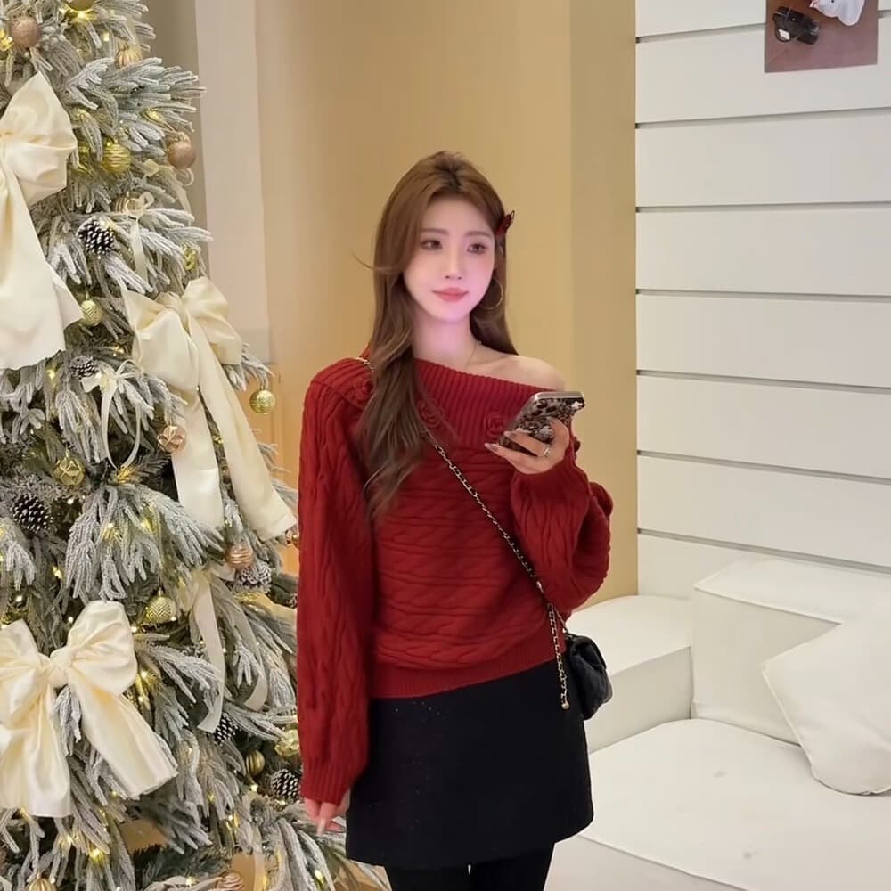 2026 겨울 의류 새로운 프랑스식 부드러운 바람 루즈핏 슬림해 보이는 오프숄더 3 차원 꽃 꽈배기 스웨터 이미지 5