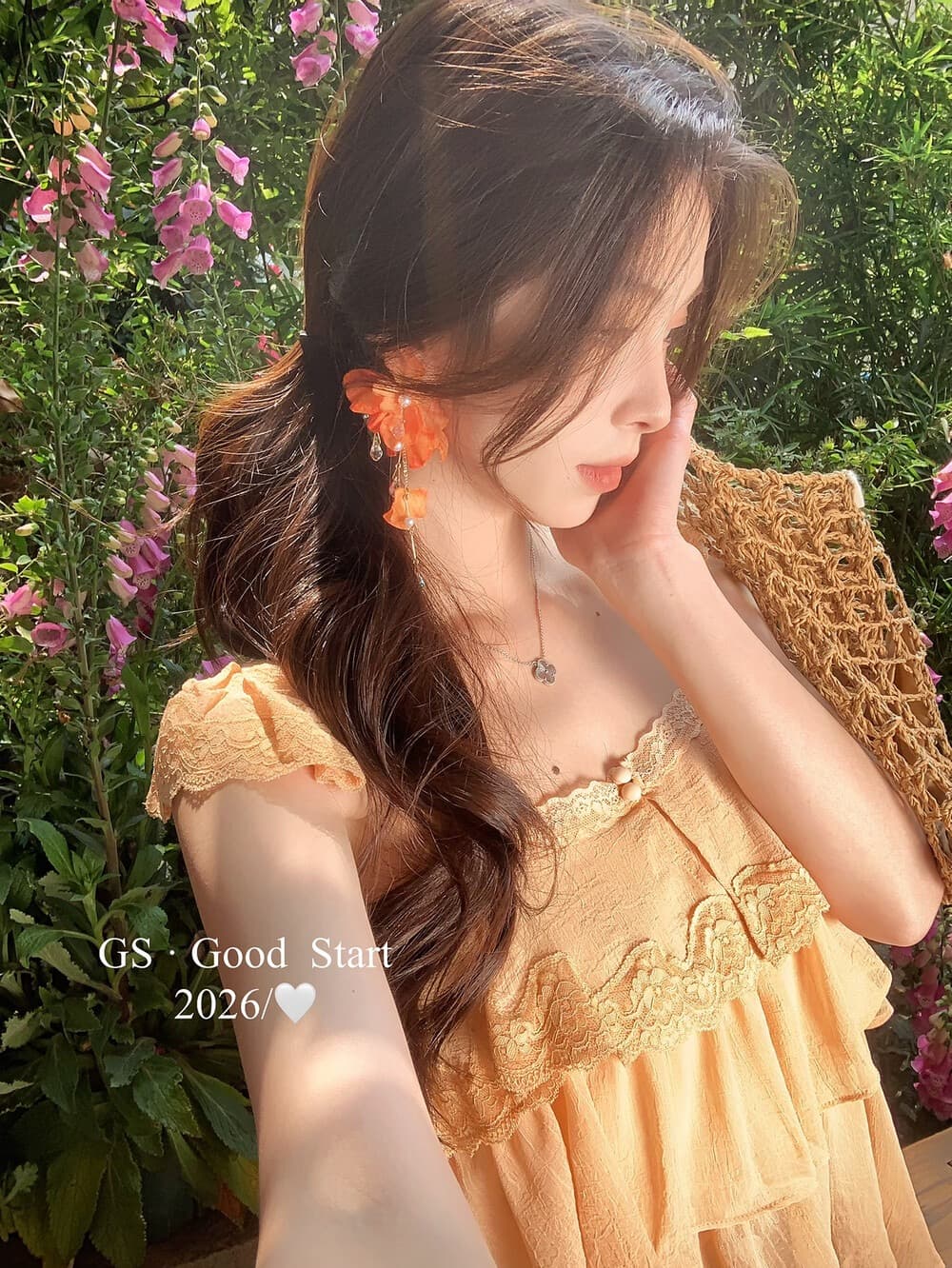 2026 여름 새로운 몸매 가꾸기 슬림해 보이는 민소매 맨위 디자인 센스 레이스 레이스 패치워크 캐미솔 상세 이미지 1