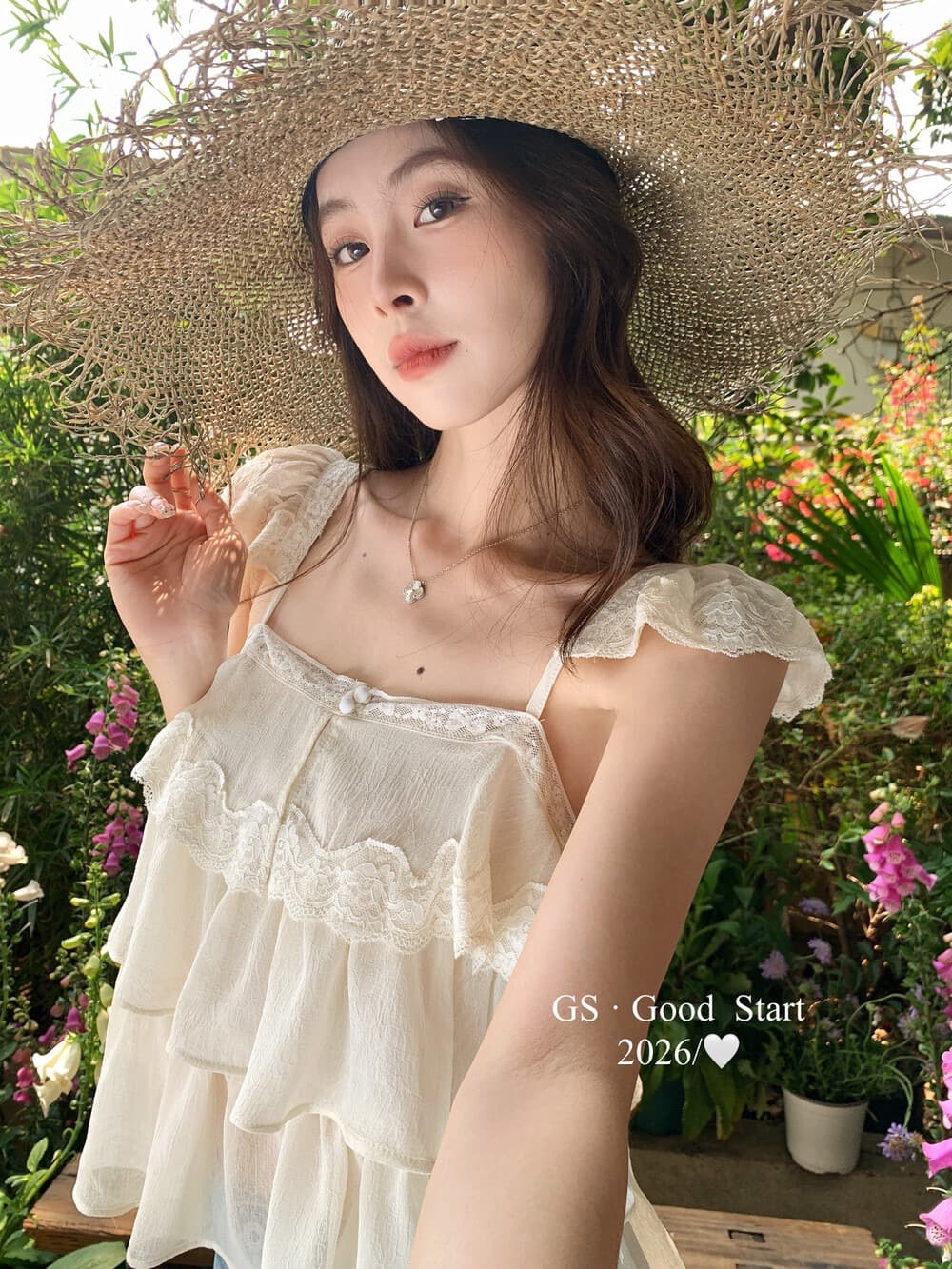 2026 여름 새로운 몸매 가꾸기 슬림해 보이는 민소매 맨위 디자인 센스 레이스 레이스 패치워크 캐미솔 상세 이미지 7