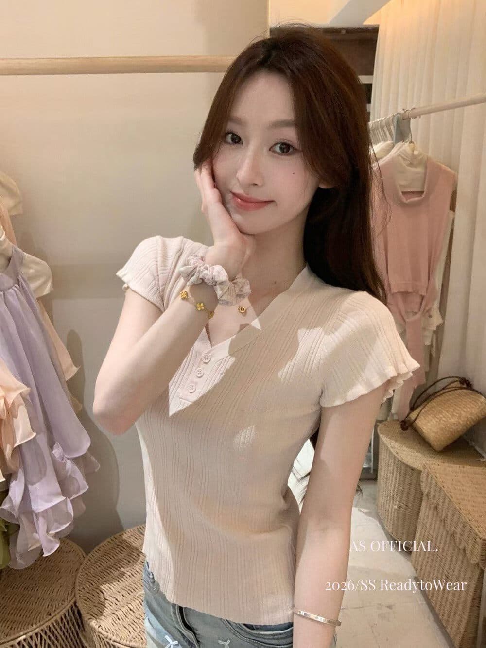 2026 년 여름 새로운 한 부서 작은 청신 몸매 가꾸기 슬림해 보이는 순수한 욕망 맨위 V넥 반팔 니트 스웨터 여성 상세 이미지 1