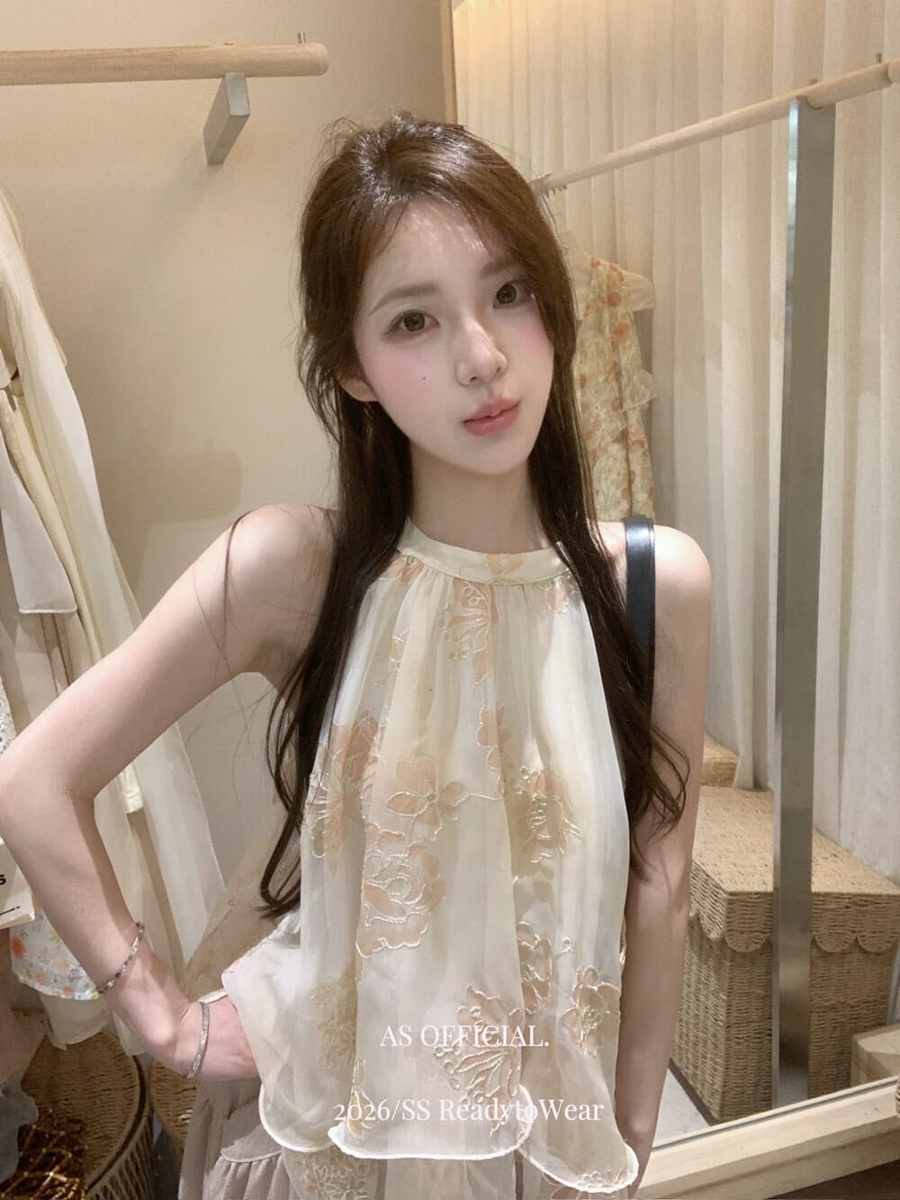 2026 여름 한 부서 순수한 욕망 분위기 센스 자카드 자수 행침 목 작은 셔츠 민소매 루즈핏 오프숄더 맨위 여성 이미지 4
