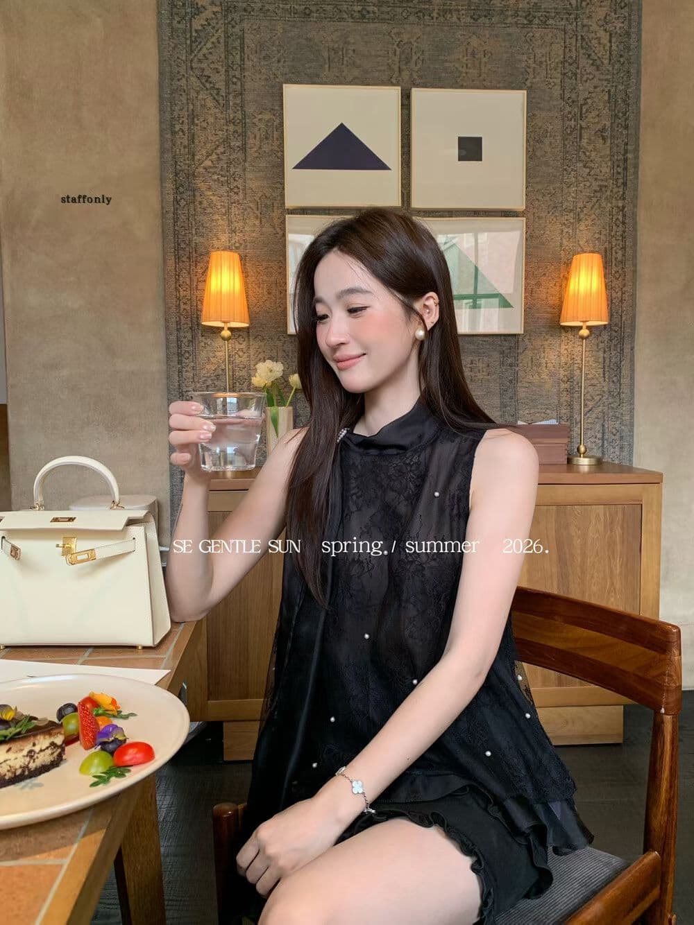 2026 여름 새로운 품격 달콤함 행침 목 레이스 조끼 여성 품격 슬림해 보이는 민소매 리본 인형 셔츠 맨위 상세 이미지 5