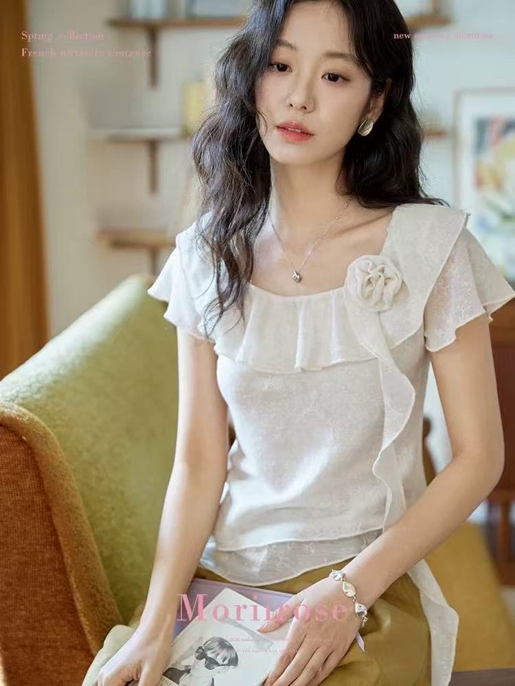 2026 여름 새로운 쉬폰 작은 셔츠 디자인 센스 작은 대중 고급 센스 3 차원 꽃 프릴 맨위 여성 이미지 2