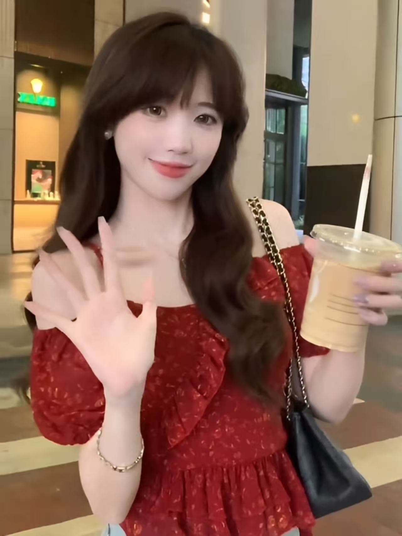 여름 새로운 거품 소매 작은 셔츠 디자인 센스 작은 대중 프랑스식 달콤한 매운맛 빨간색 꽃무늬 슬립 오프숄더 맨위 여성 상세 이미지 5