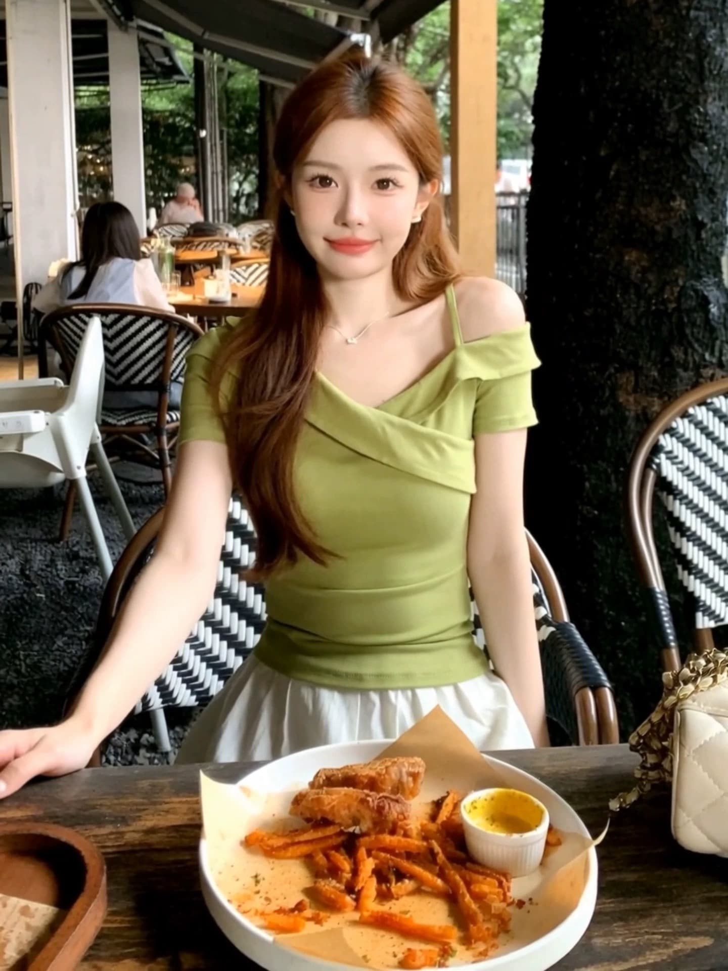 2026 여름 새로운 순수한 욕망 바람 핫걸 디자인 센스 몸매 가꾸기 슬림해 보이는 비대칭 밝은 녹색 슬립 맨위 여성 이미지 4