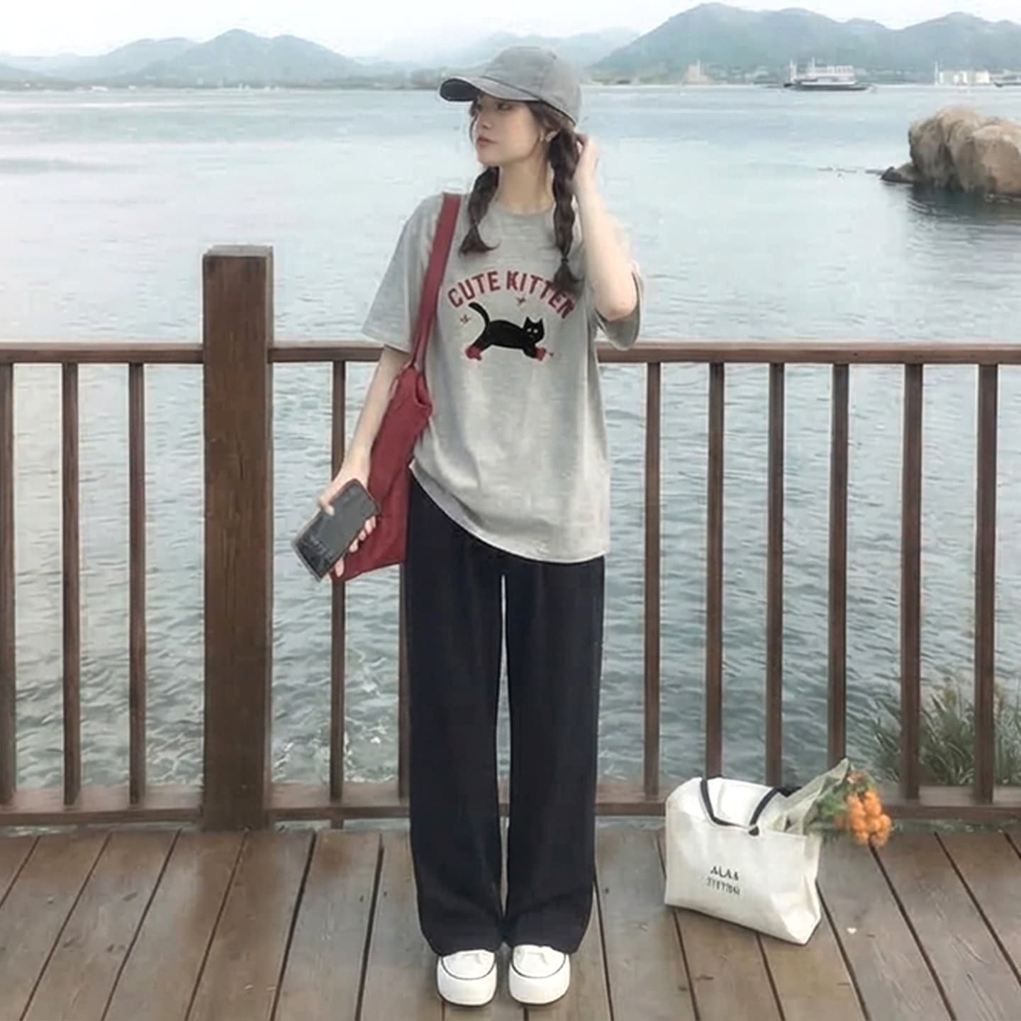 회색 느긋한 바람 느슨함 패션 디자인 센스 프린트 티셔츠 맨위 수 있습니다. 조정 아세트산 얼음 실크 바지 이미지 4