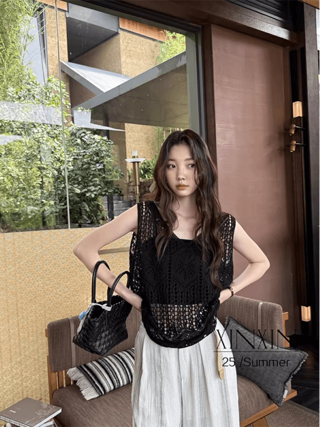프랑스식 작은 대중 고유 한 레트로 홀로우 아웃 카키 색 V넥 니트 조끼 여성 여름 Chic 어깨 베스트 맨위 상세 이미지 3