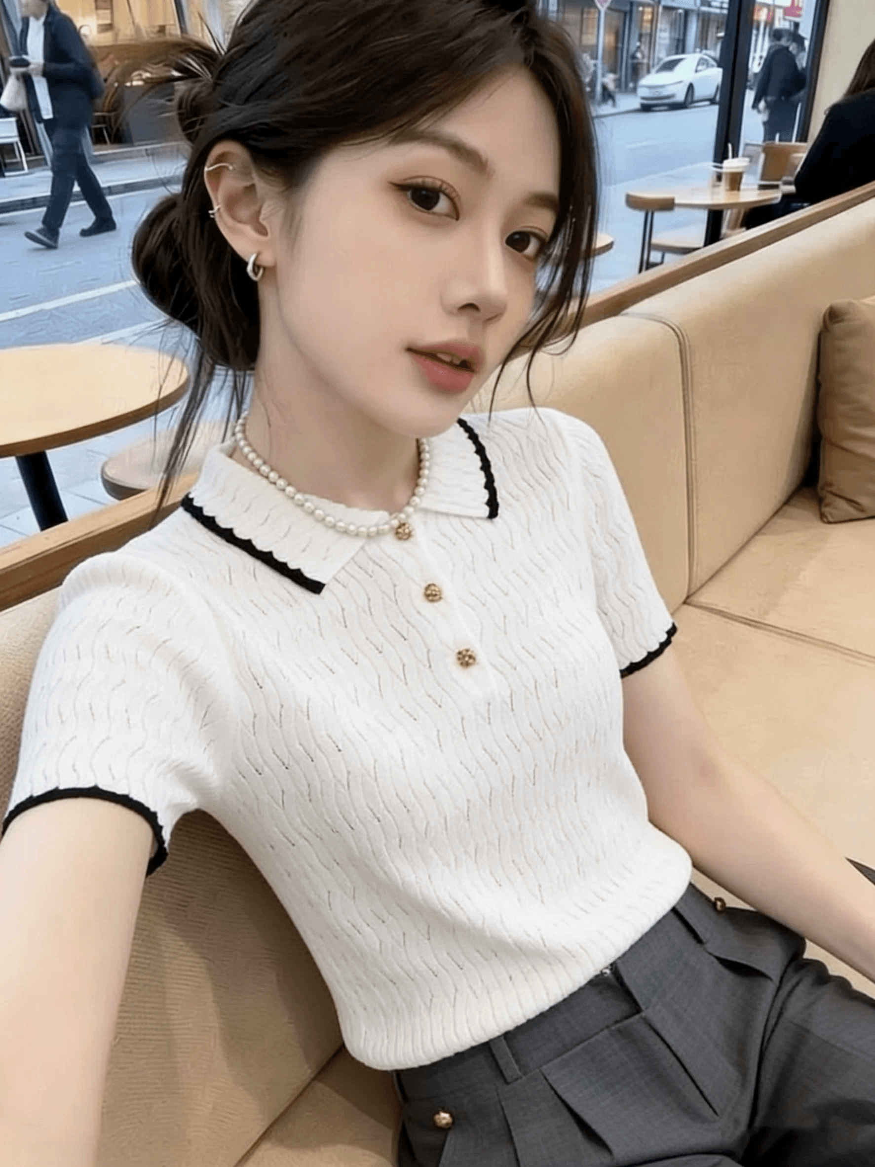 한 부서 작은 대중 배색 측면 POLO 칼라 반팔 니트 스웨터 여성 여름 새로운 슬림해 보이는 몸매 가꾸기 다용도 착용 잡아라. 의류 이미지 2