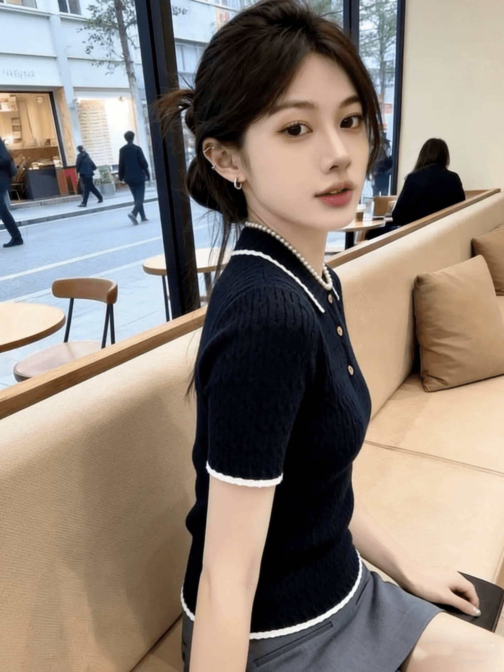 한 부서 작은 대중 배색 측면 POLO 칼라 반팔 니트 스웨터 여성 여름 새로운 슬림해 보이는 몸매 가꾸기 다용도 착용 잡아라. 의류 상세 이미지 5