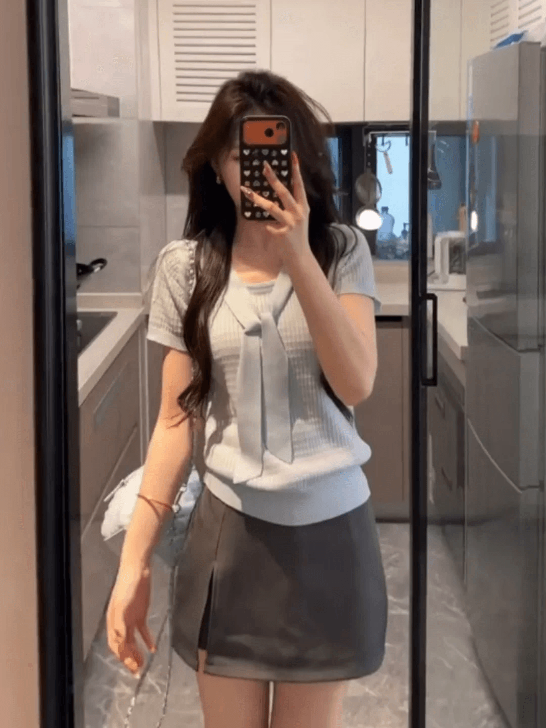 페이크 레이어드 숄 파란색 니트 반팔 티셔츠 여성 여름 2026 새로운 슈퍼 화재 연령 감소 맨위 고유 한 아름다운 이미지 2