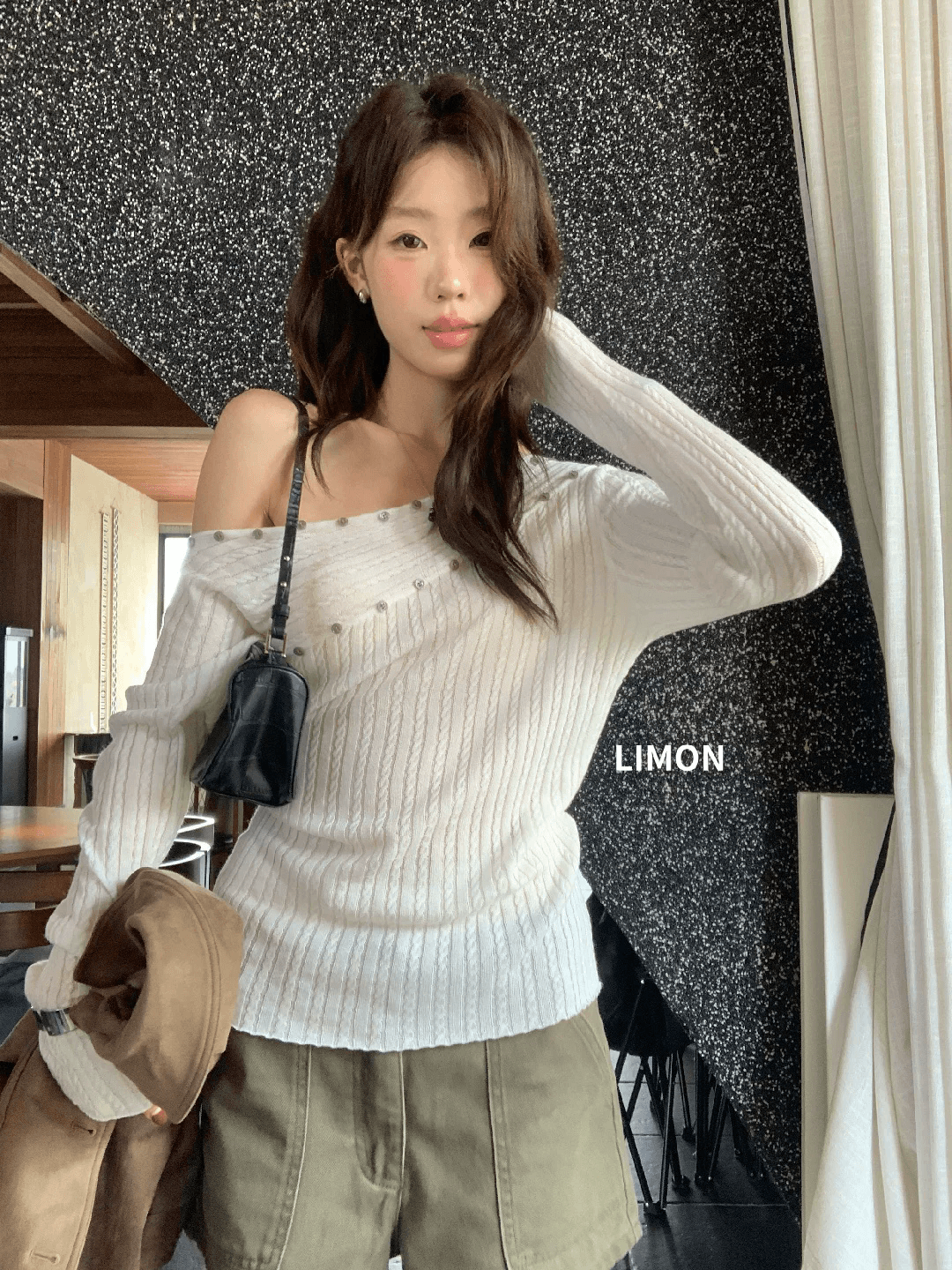 the limon 레몬 녹차 2026 가을 비스듬한 칼라 단추 니트 스웨터 여성 긴 소매 오프숄더 디자인 맨위 상세 이미지 1