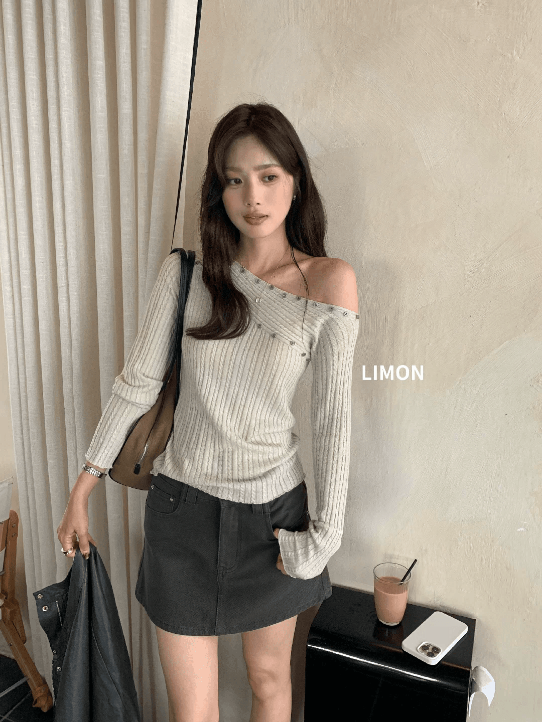 the limon 레몬 녹차 2026 가을 비스듬한 칼라 단추 니트 스웨터 여성 긴 소매 오프숄더 디자인 맨위 상세 이미지 2