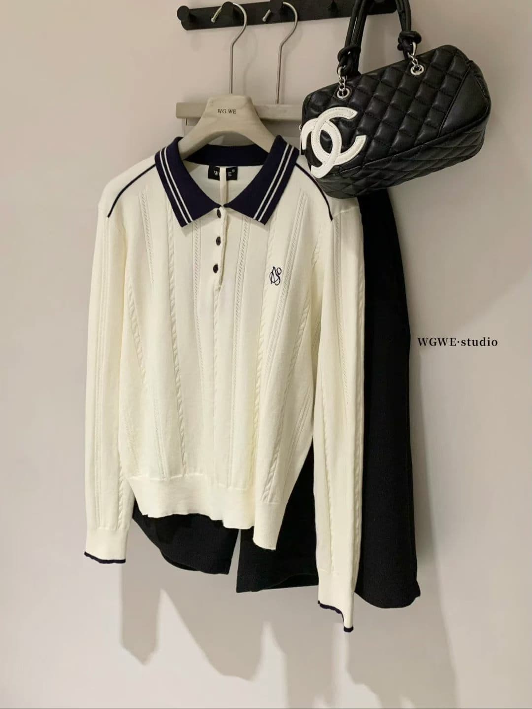 배색 POLO 칼라 트위스트 꽃 긴팔 니트 스웨터 여성 이른 가을 한 부서 루즈핏 슬림해 보이는 캐주얼 다용도 맨위 상세 이미지 5